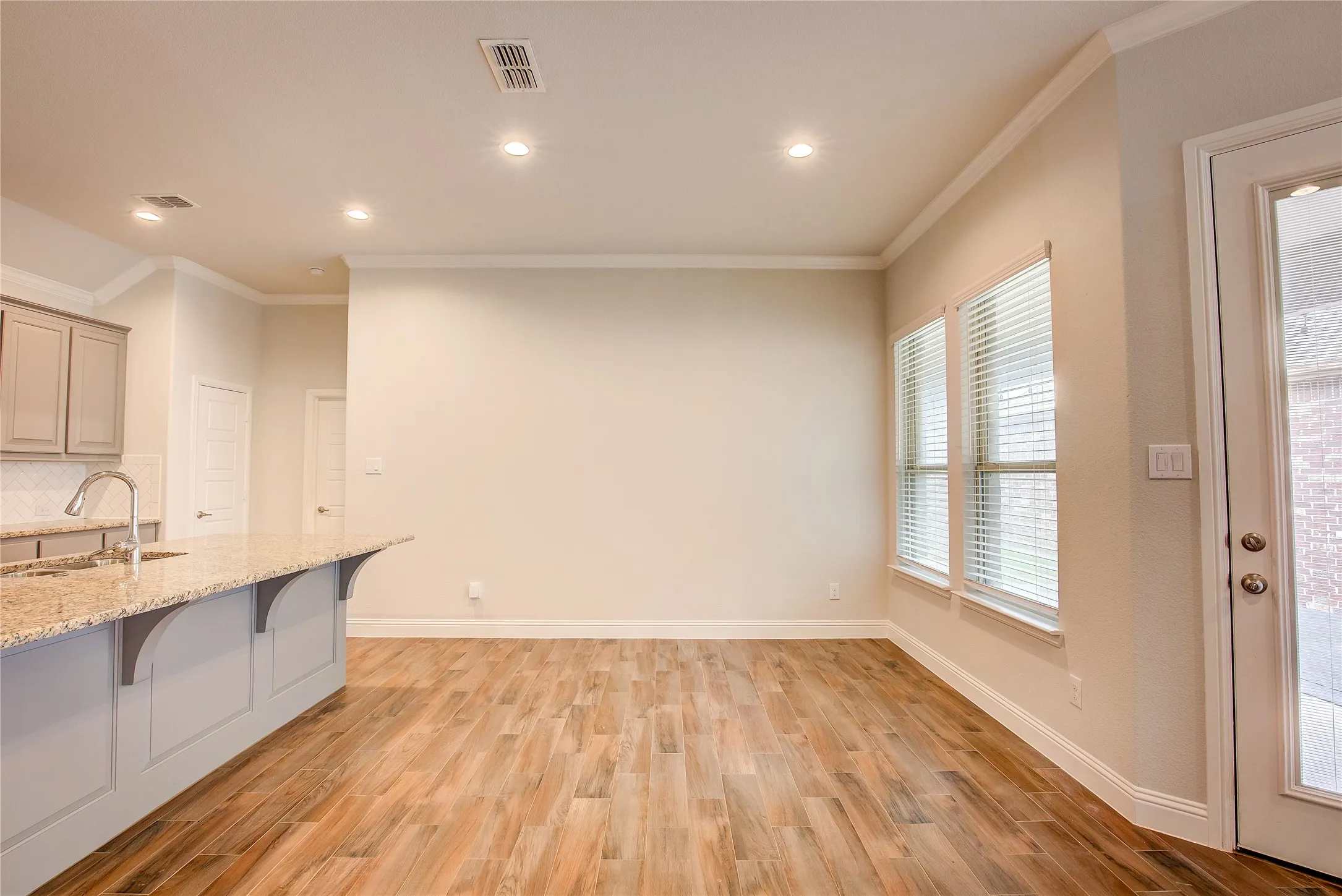 Single Family Residence For Rent in Denton County , 820 10th Street, Argyle, Texas 76226, 3 Bedroom, 3 Bathroom, 2 Garage spaces, 1,864 Sqft, built in 2018, mls#21363040, Real Estate Agent in Argyle, Homes For Rent in Denton county, Homes For Rent in Argyle, Realtor in Argyle Texas, Real Estate Brokerage Independent Realty Texas, Luminita Cordes Realtor