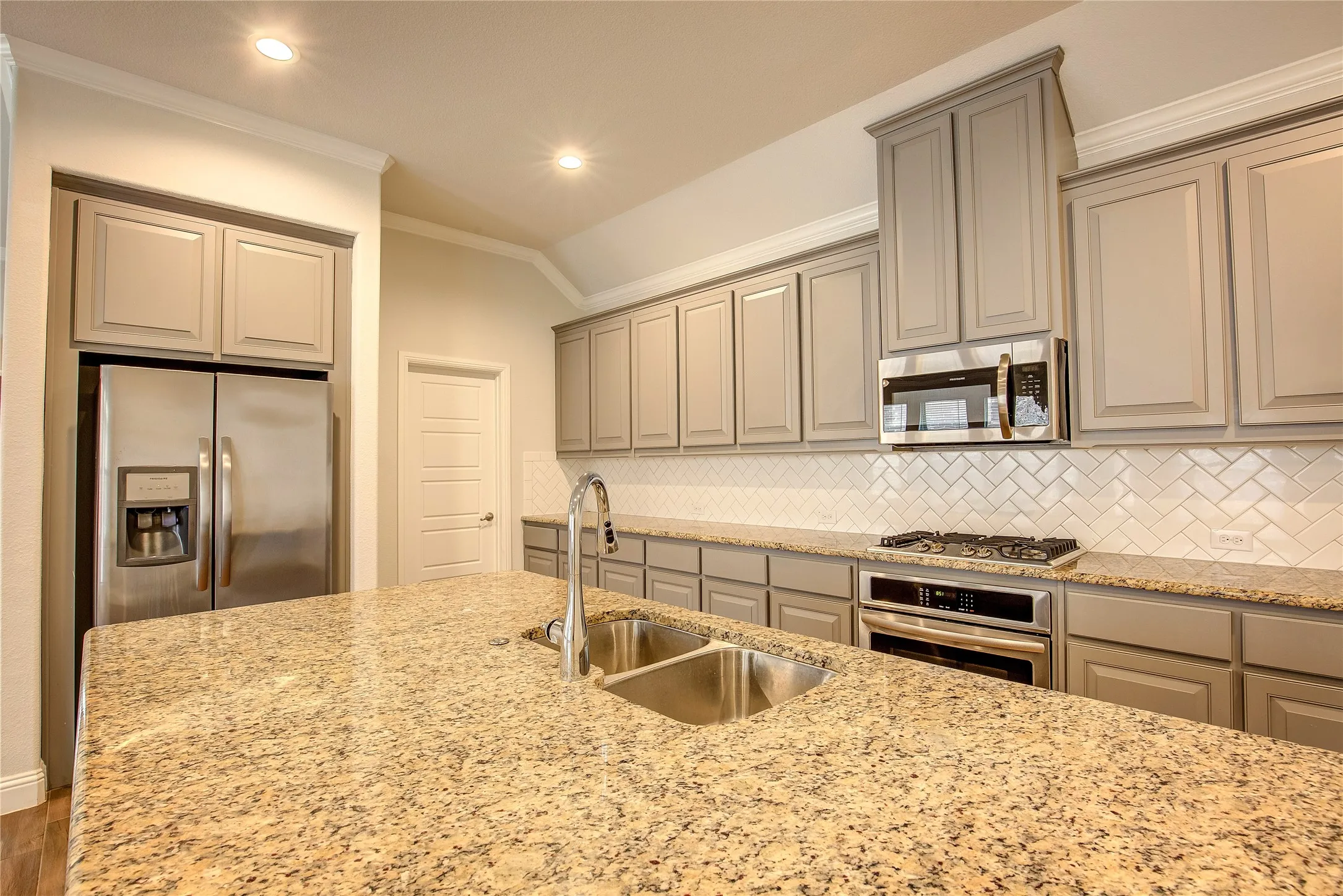 Single Family Residence For Rent in Denton County , 820 10th Street, Argyle, Texas 76226, 3 Bedroom, 3 Bathroom, 2 Garage spaces, 1,864 Sqft, built in 2018, mls#21363040, Real Estate Agent in Argyle, Homes For Rent in Denton county, Homes For Rent in Argyle, Realtor in Argyle Texas, Real Estate Brokerage Independent Realty Texas, Luminita Cordes Realtor