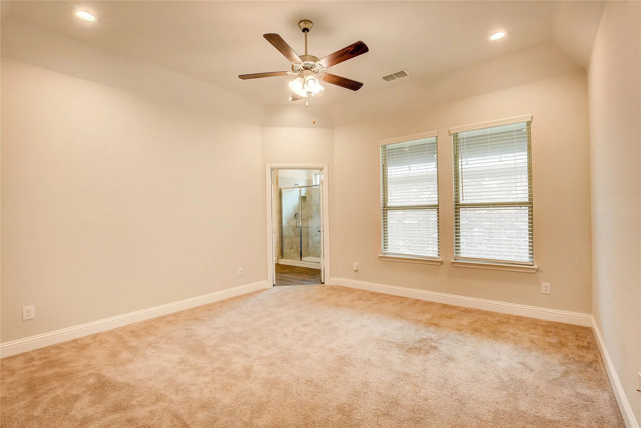 Single Family Residence For Rent in Denton County , 820 10th Street, Argyle, Texas 76226, 3 Bedroom, 3 Bathroom, 2 Garage spaces, 1,864 Sqft, built in 2018, mls#21363040, Real Estate Agent in Argyle, Homes For Rent in Denton county, Homes For Rent in Argyle, Realtor in Argyle Texas, Real Estate Brokerage Independent Realty Texas, Luminita Cordes Realtor