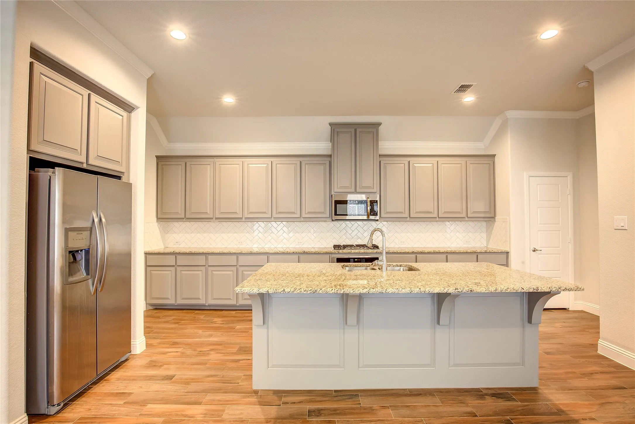 Single Family Residence For Rent in Denton County , 820 10th Street, Argyle, Texas 76226, 3 Bedroom, 3 Bathroom, 2 Garage spaces, 1,864 Sqft, built in 2018, mls#21363040, Real Estate Agent in Argyle, Homes For Rent in Denton county, Homes For Rent in Argyle, Realtor in Argyle Texas, Real Estate Brokerage Independent Realty Texas, Luminita Cordes Realtor
