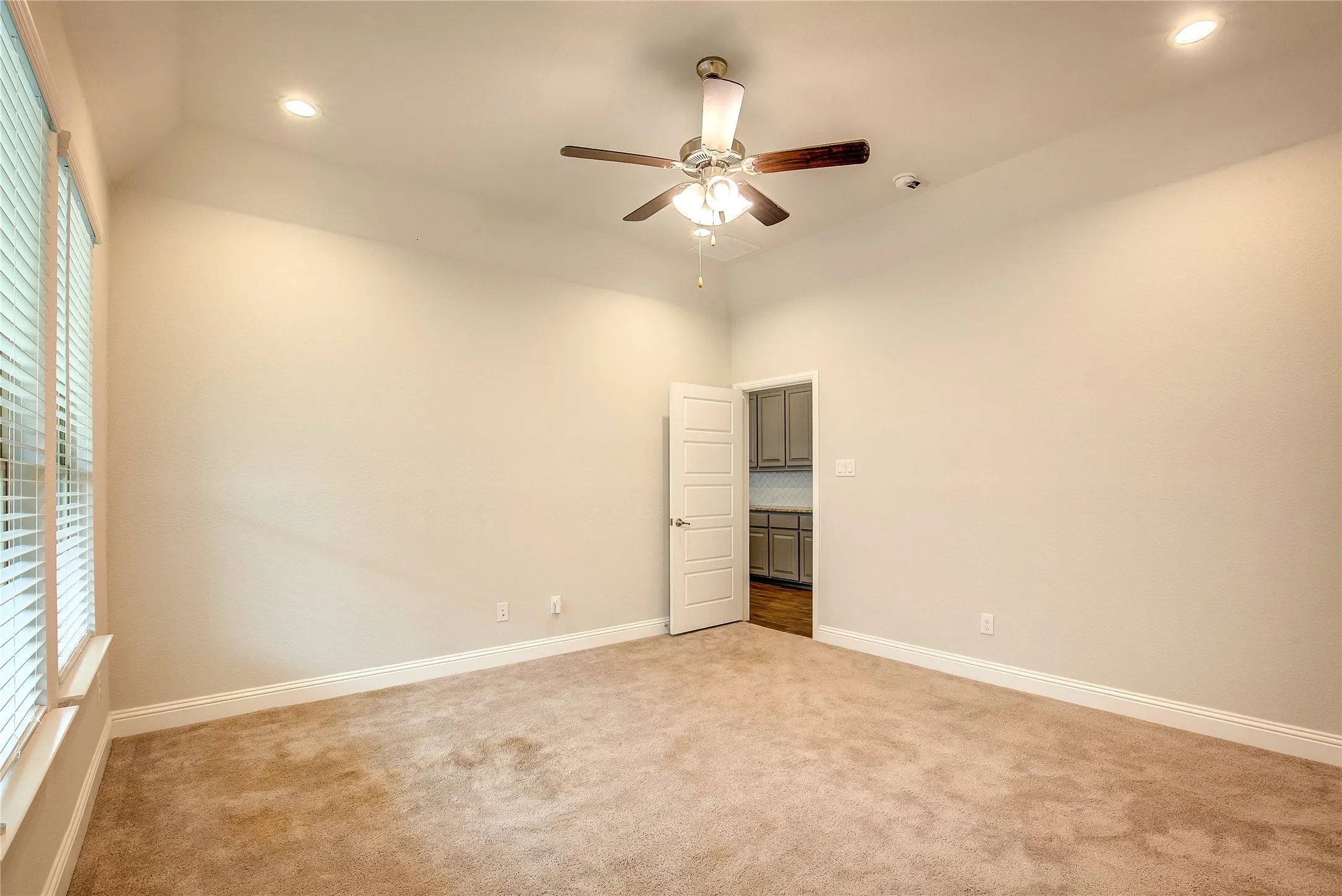 Single Family Residence For Rent in Denton County , 820 10th Street, Argyle, Texas 76226, 3 Bedroom, 3 Bathroom, 2 Garage spaces, 1,864 Sqft, built in 2018, mls#21363040, Real Estate Agent in Argyle, Homes For Rent in Denton county, Homes For Rent in Argyle, Realtor in Argyle Texas, Real Estate Brokerage Independent Realty Texas, Luminita Cordes Realtor