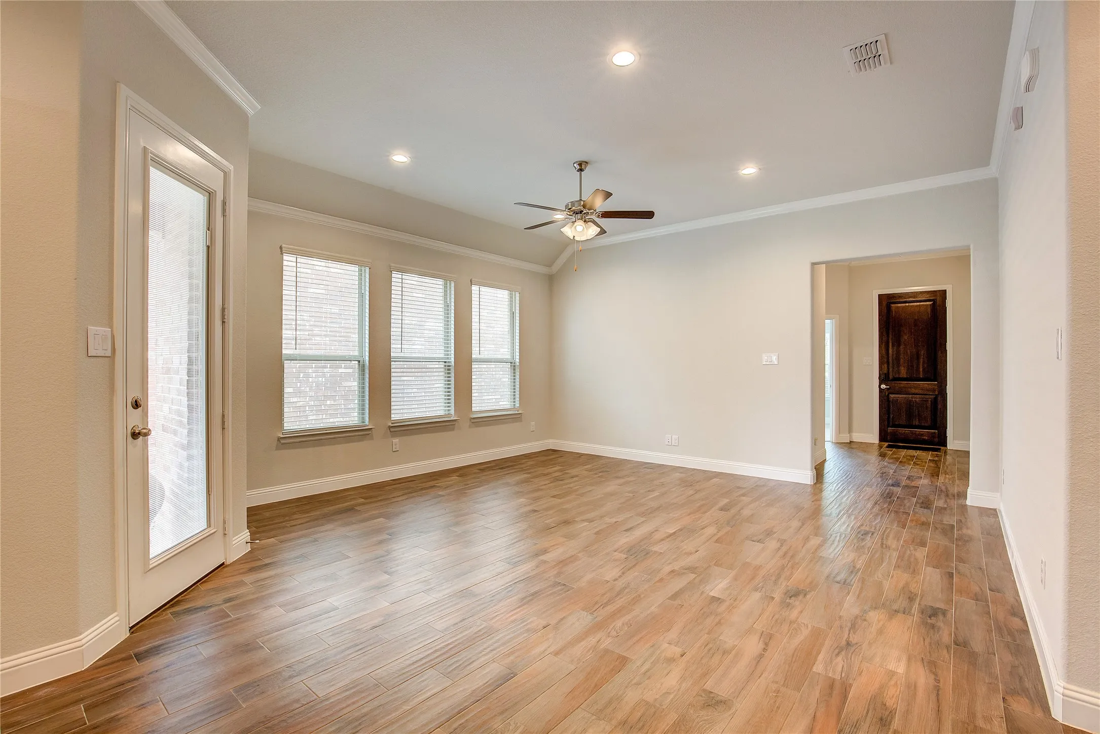 Single Family Residence For Rent in Denton County , 820 10th Street, Argyle, Texas 76226, 3 Bedroom, 3 Bathroom, 2 Garage spaces, 1,864 Sqft, built in 2018, mls#21363040, Real Estate Agent in Argyle, Homes For Rent in Denton county, Homes For Rent in Argyle, Realtor in Argyle Texas, Real Estate Brokerage Independent Realty Texas, Luminita Cordes Realtor
