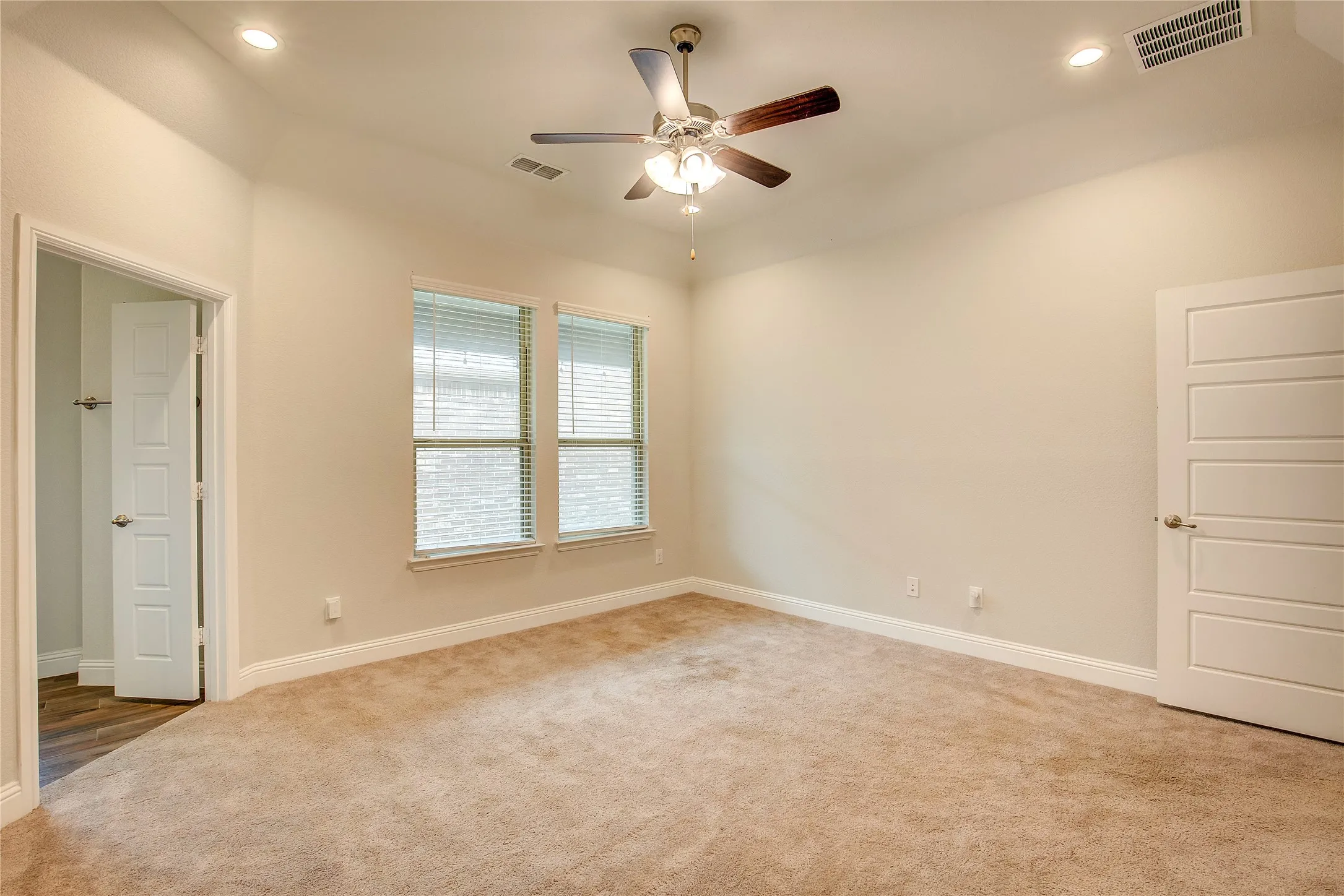 Single Family Residence For Rent in Denton County , 820 10th Street, Argyle, Texas 76226, 3 Bedroom, 3 Bathroom, 2 Garage spaces, 1,864 Sqft, built in 2018, mls#21363040, Real Estate Agent in Argyle, Homes For Rent in Denton county, Homes For Rent in Argyle, Realtor in Argyle Texas, Real Estate Brokerage Independent Realty Texas, Luminita Cordes Realtor