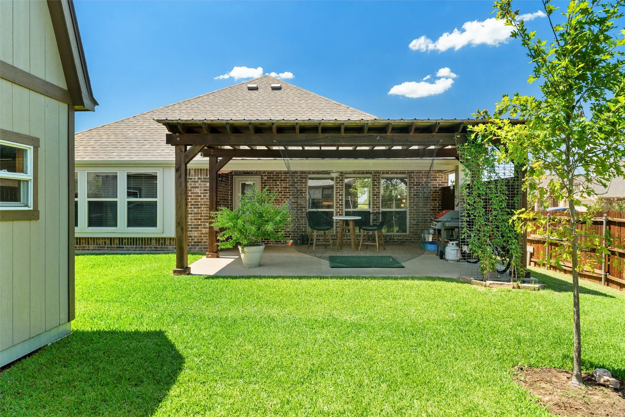Single Family Residence For Sale in Johnson County , 116 Cimmaron Court, Alvarado, Texas 76009, 3 Bedroom, 2 Bathroom, 2 Garage spaces, 1,840 Sqft, built in 2017, mls#21361916, Real Estate Agent in Alvarado, Homes For Sale in Johnson county, Homes For Sale in Alvarado, Realtor in Alvarado Texas, Real Estate Brokerage Independent Realty Texas, Luminita Cordes Realtor