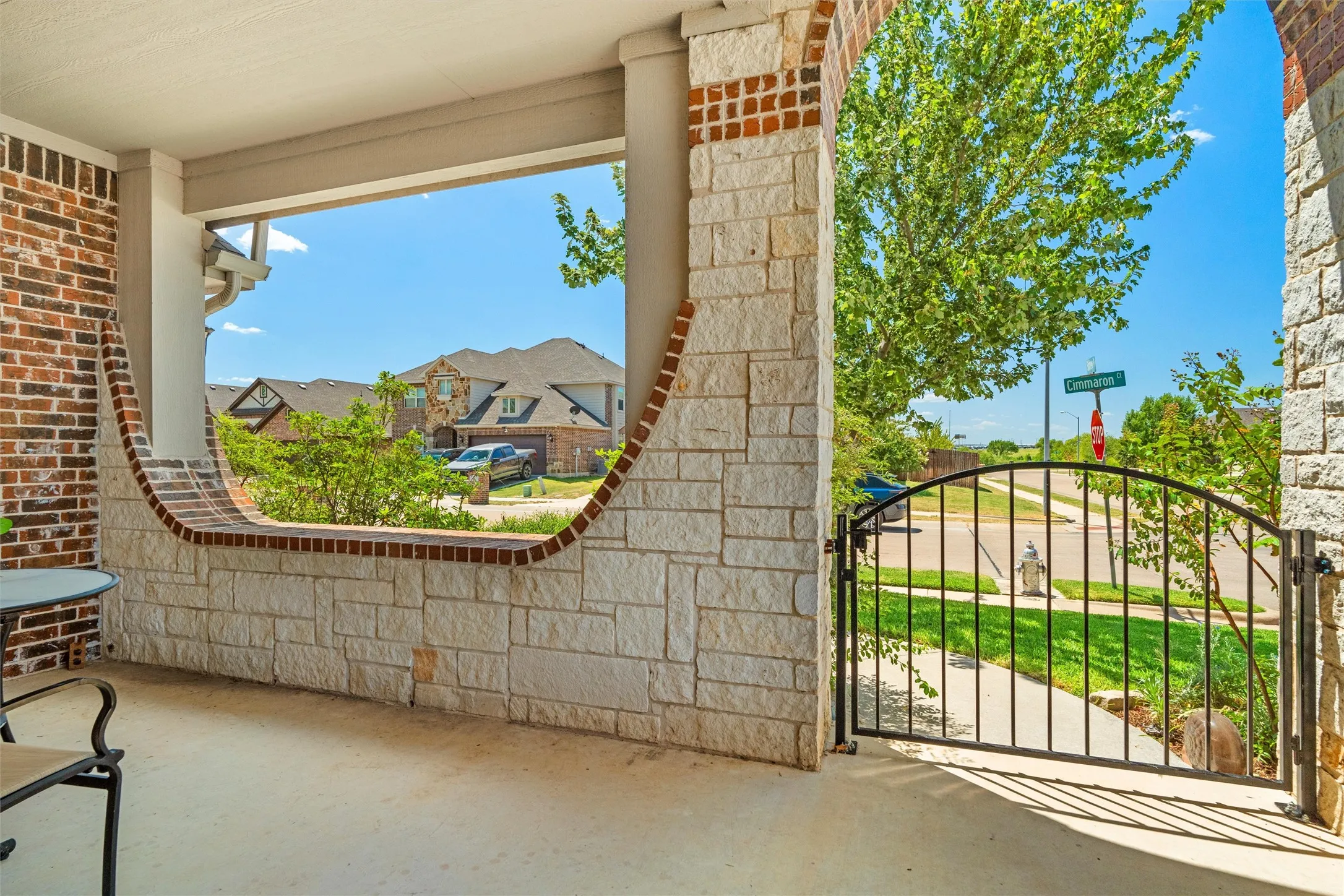 Single Family Residence For Sale in Johnson County , 116 Cimmaron Court, Alvarado, Texas 76009, 3 Bedroom, 2 Bathroom, 2 Garage spaces, 1,840 Sqft, built in 2017, mls#21361916, Real Estate Agent in Alvarado, Homes For Sale in Johnson county, Homes For Sale in Alvarado, Realtor in Alvarado Texas, Real Estate Brokerage Independent Realty Texas, Luminita Cordes Realtor