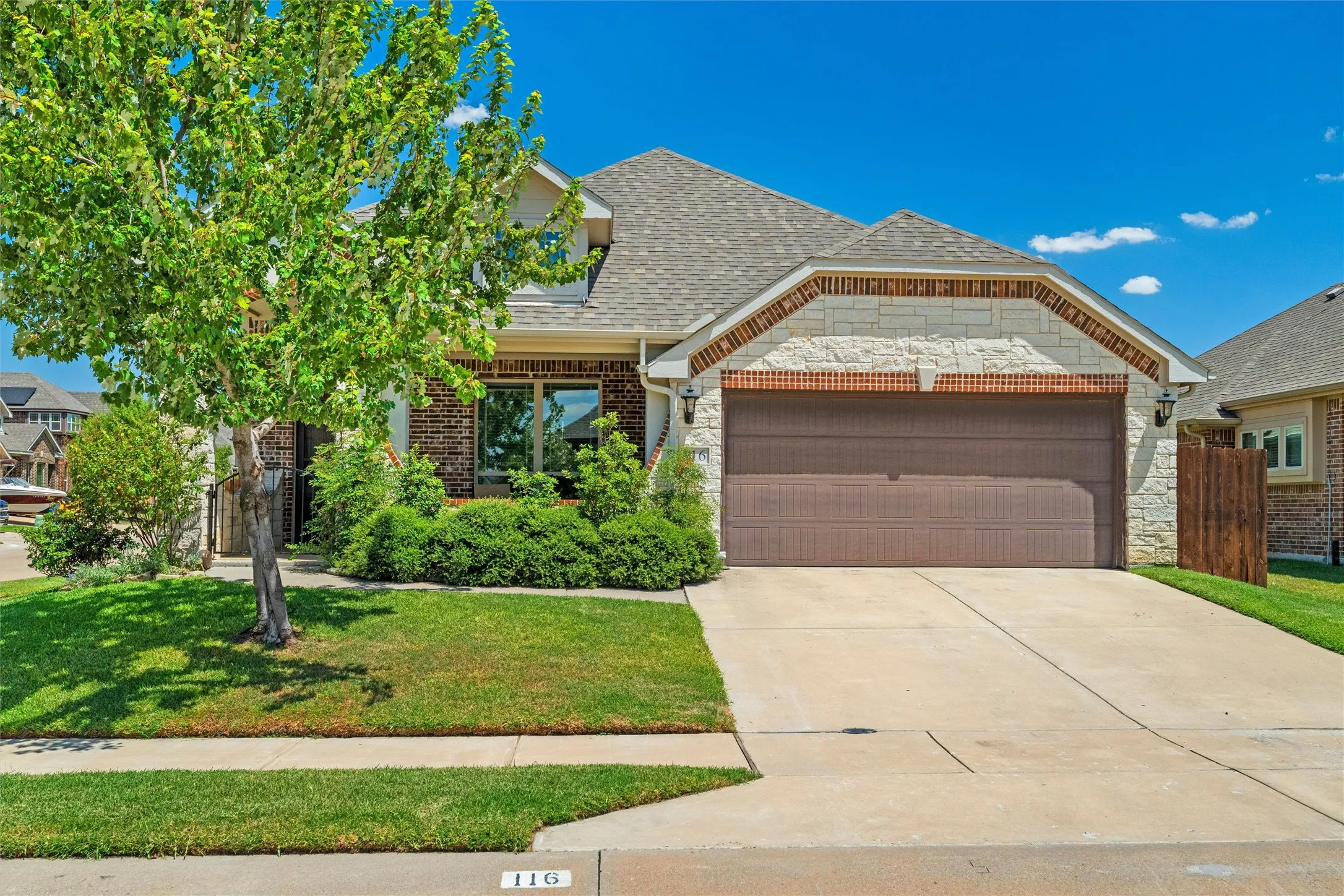 Single Family Residence For Sale in Johnson County , 116 Cimmaron Court, Alvarado, Texas 76009, 3 Bedroom, 2 Bathroom, 2 Garage spaces, 1,840 Sqft, built in 2017, mls#21361916, Real Estate Agent in Alvarado, Homes For Sale in Johnson county, Homes For Sale in Alvarado, Realtor in Alvarado Texas, Real Estate Brokerage Independent Realty Texas, Luminita Cordes Realtor