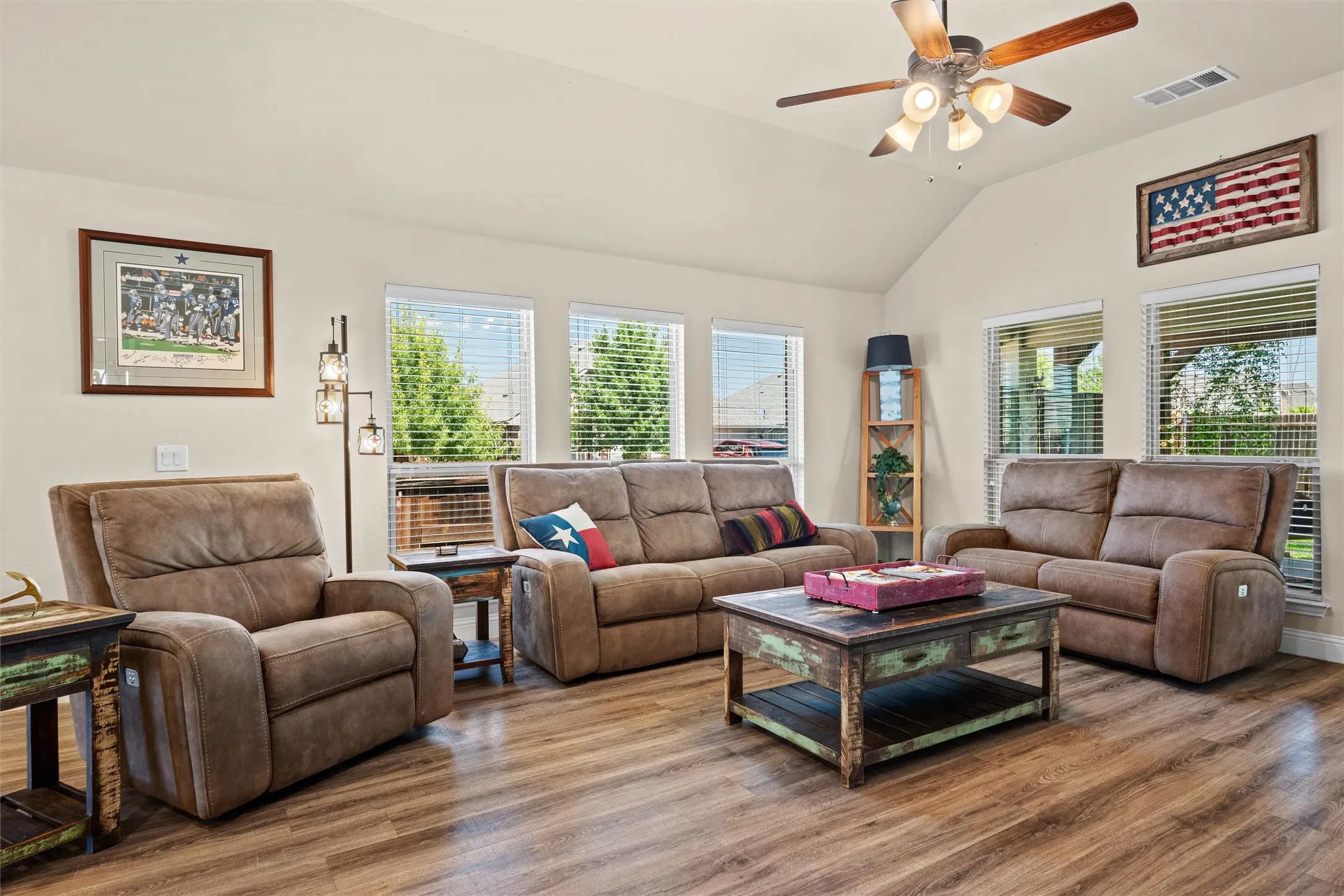 Single Family Residence For Sale in Johnson County , 116 Cimmaron Court, Alvarado, Texas 76009, 3 Bedroom, 2 Bathroom, 2 Garage spaces, 1,840 Sqft, built in 2017, mls#21361916, Real Estate Agent in Alvarado, Homes For Sale in Johnson county, Homes For Sale in Alvarado, Realtor in Alvarado Texas, Real Estate Brokerage Independent Realty Texas, Luminita Cordes Realtor