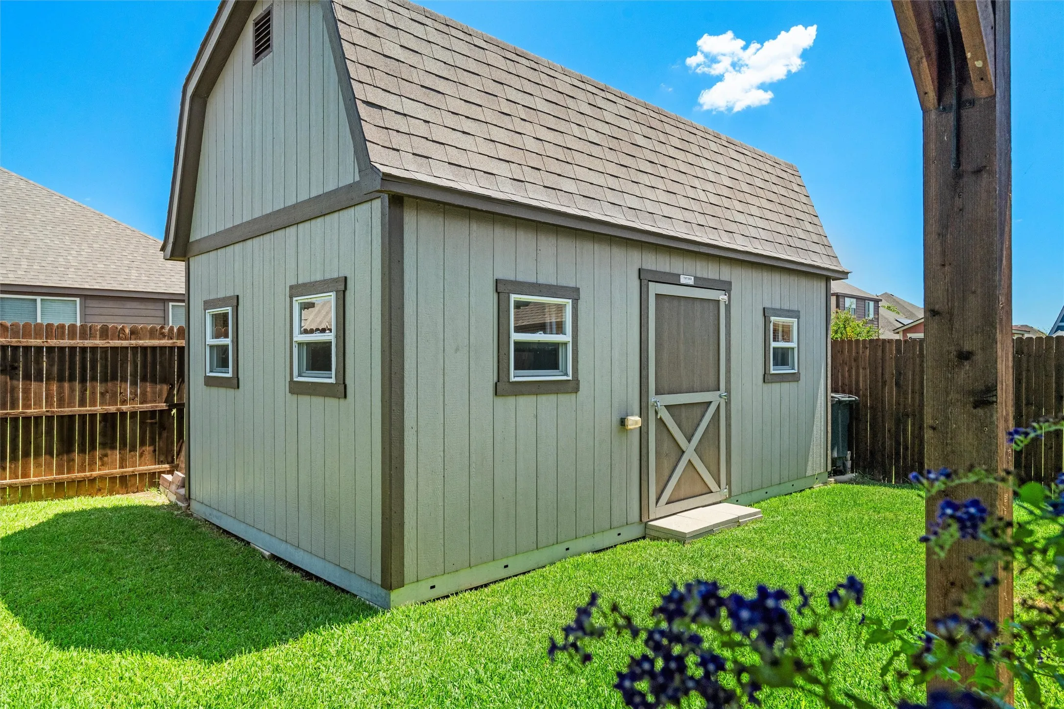 Single Family Residence For Sale in Johnson County , 116 Cimmaron Court, Alvarado, Texas 76009, 3 Bedroom, 2 Bathroom, 2 Garage spaces, 1,840 Sqft, built in 2017, mls#21361916, Real Estate Agent in Alvarado, Homes For Sale in Johnson county, Homes For Sale in Alvarado, Realtor in Alvarado Texas, Real Estate Brokerage Independent Realty Texas, Luminita Cordes Realtor