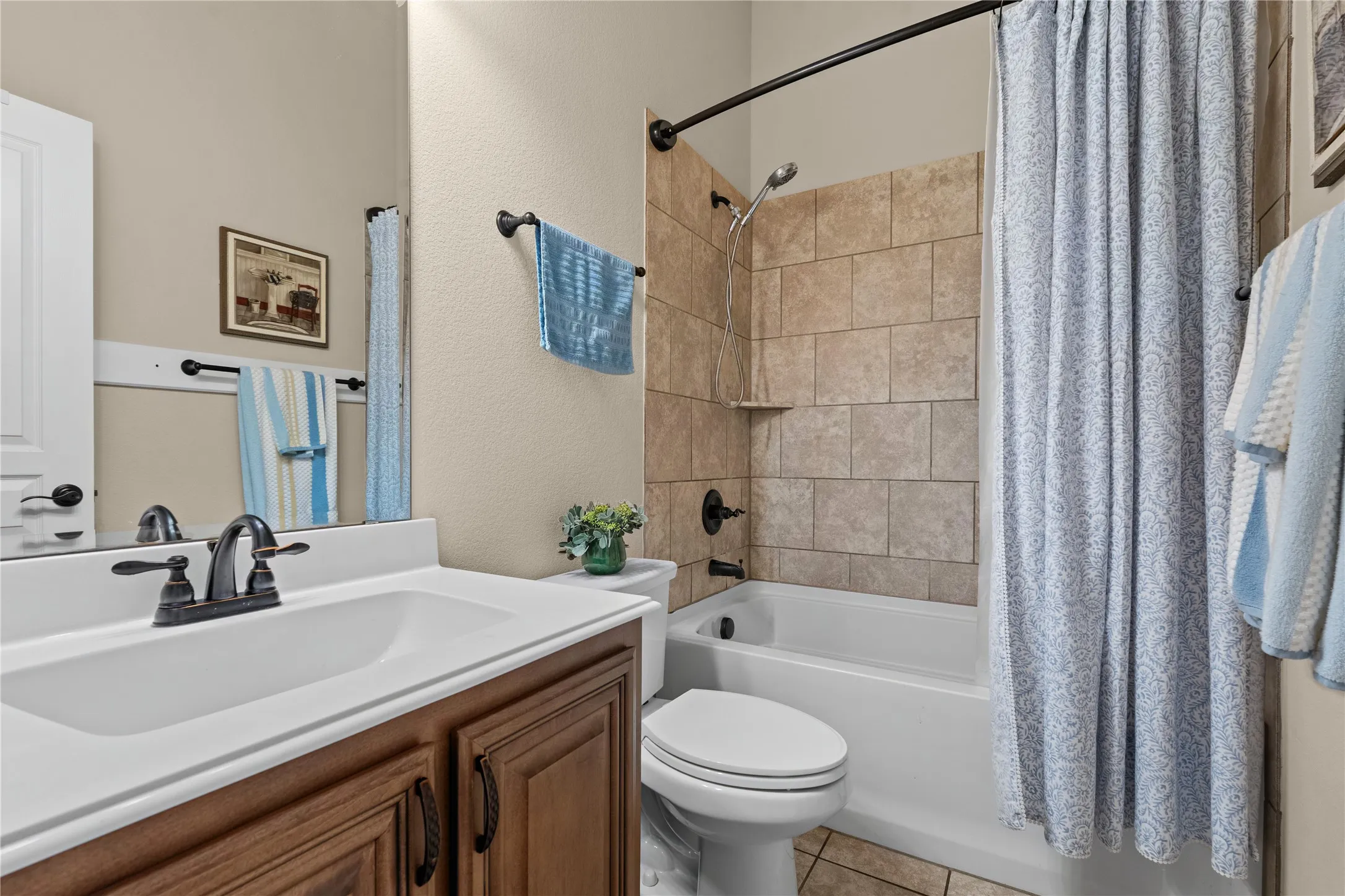 Single Family Residence For Sale in Johnson County , 116 Cimmaron Court, Alvarado, Texas 76009, 3 Bedroom, 2 Bathroom, 2 Garage spaces, 1,840 Sqft, built in 2017, mls#21361916, Real Estate Agent in Alvarado, Homes For Sale in Johnson county, Homes For Sale in Alvarado, Realtor in Alvarado Texas, Real Estate Brokerage Independent Realty Texas, Luminita Cordes Realtor