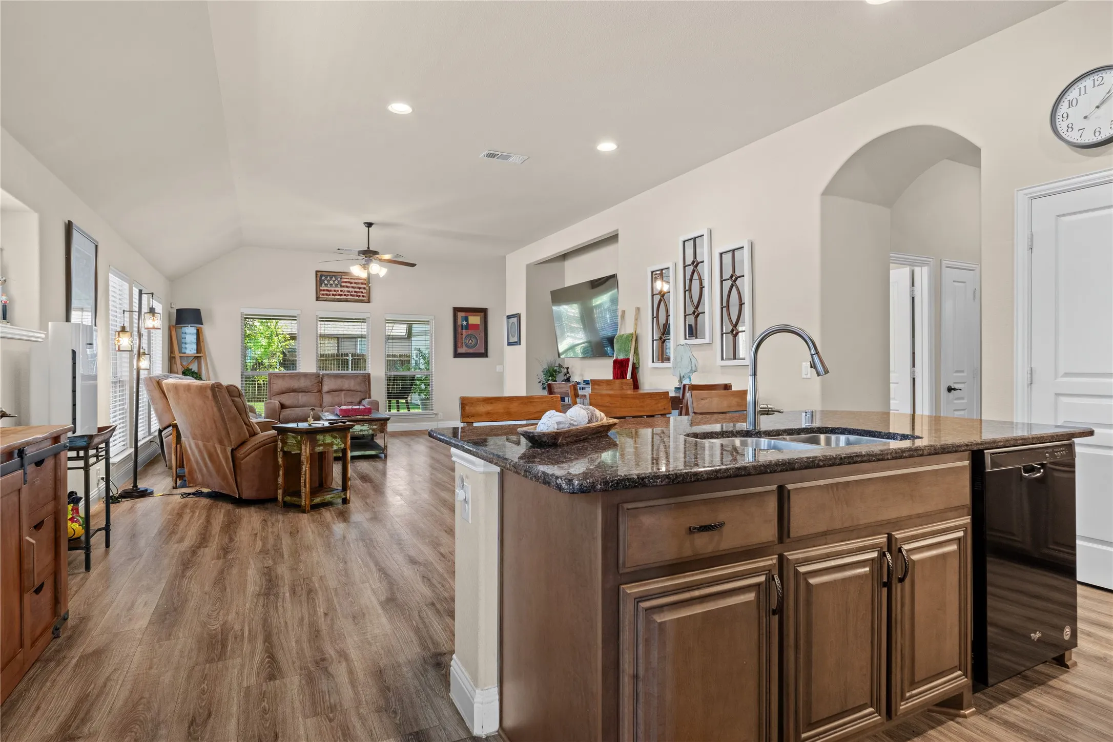 Single Family Residence For Sale in Johnson County , 116 Cimmaron Court, Alvarado, Texas 76009, 3 Bedroom, 2 Bathroom, 2 Garage spaces, 1,840 Sqft, built in 2017, mls#21361916, Real Estate Agent in Alvarado, Homes For Sale in Johnson county, Homes For Sale in Alvarado, Realtor in Alvarado Texas, Real Estate Brokerage Independent Realty Texas, Luminita Cordes Realtor