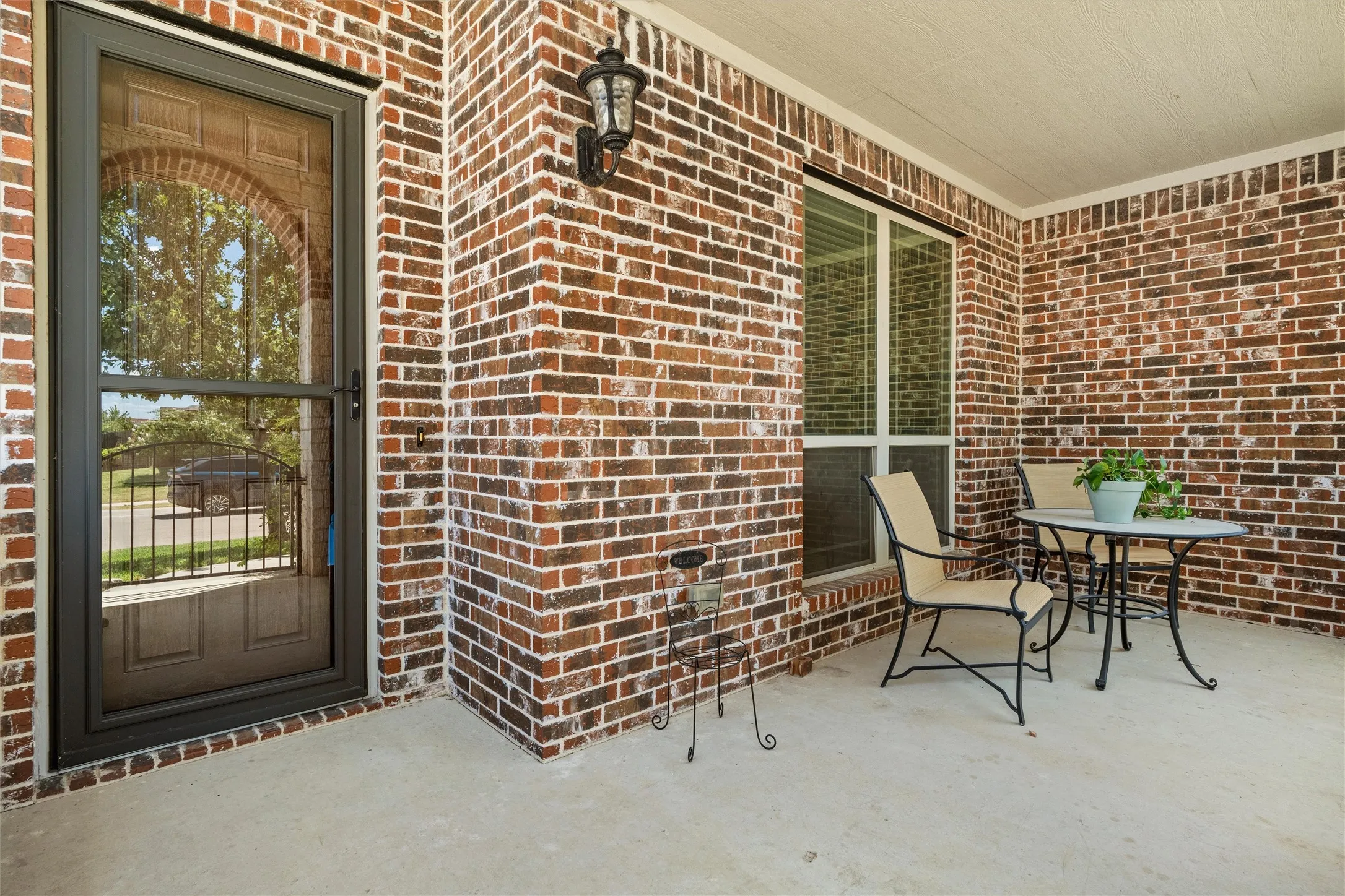 Single Family Residence For Sale in Johnson County , 116 Cimmaron Court, Alvarado, Texas 76009, 3 Bedroom, 2 Bathroom, 2 Garage spaces, 1,840 Sqft, built in 2017, mls#21361916, Real Estate Agent in Alvarado, Homes For Sale in Johnson county, Homes For Sale in Alvarado, Realtor in Alvarado Texas, Real Estate Brokerage Independent Realty Texas, Luminita Cordes Realtor