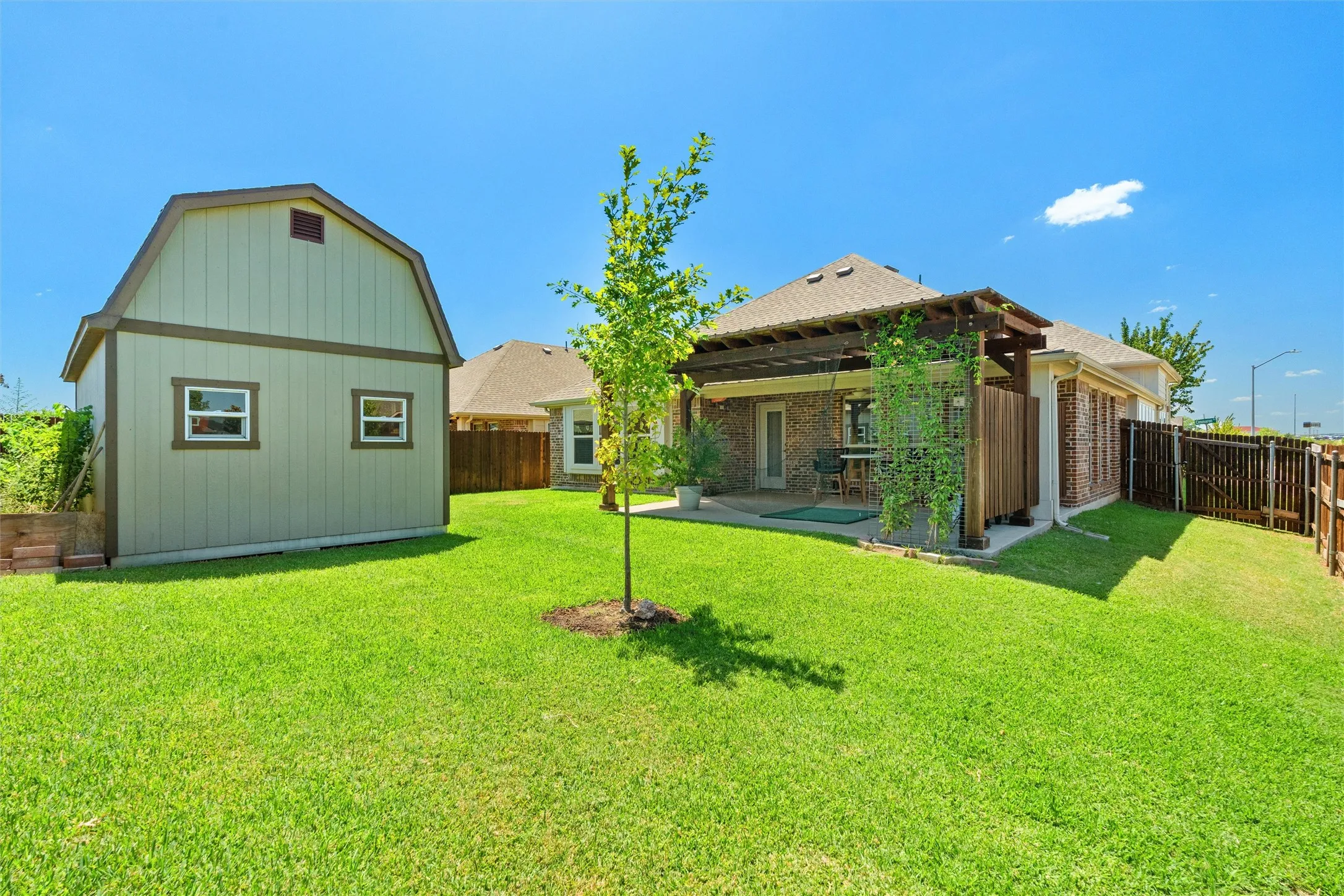 Single Family Residence For Sale in Johnson County , 116 Cimmaron Court, Alvarado, Texas 76009, 3 Bedroom, 2 Bathroom, 2 Garage spaces, 1,840 Sqft, built in 2017, mls#21361916, Real Estate Agent in Alvarado, Homes For Sale in Johnson county, Homes For Sale in Alvarado, Realtor in Alvarado Texas, Real Estate Brokerage Independent Realty Texas, Luminita Cordes Realtor