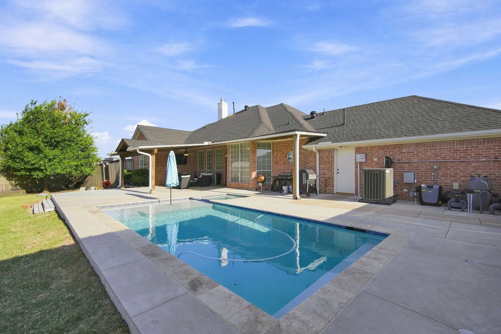 Single Family Residence For Sale in Kaufman County , 10625 Richard Circle, Forney, Texas 75126, 4 Bedroom, 3 Bathroom, 2 Garage spaces, 2,329 Sqft, built in 1997, mls#21362013, Real Estate Agent in Forney, Homes For Sale in Kaufman county, Homes For Sale in Forney, Realtor in Forney Texas, Real Estate Brokerage Independent Realty Texas, Luminita Cordes Realtor