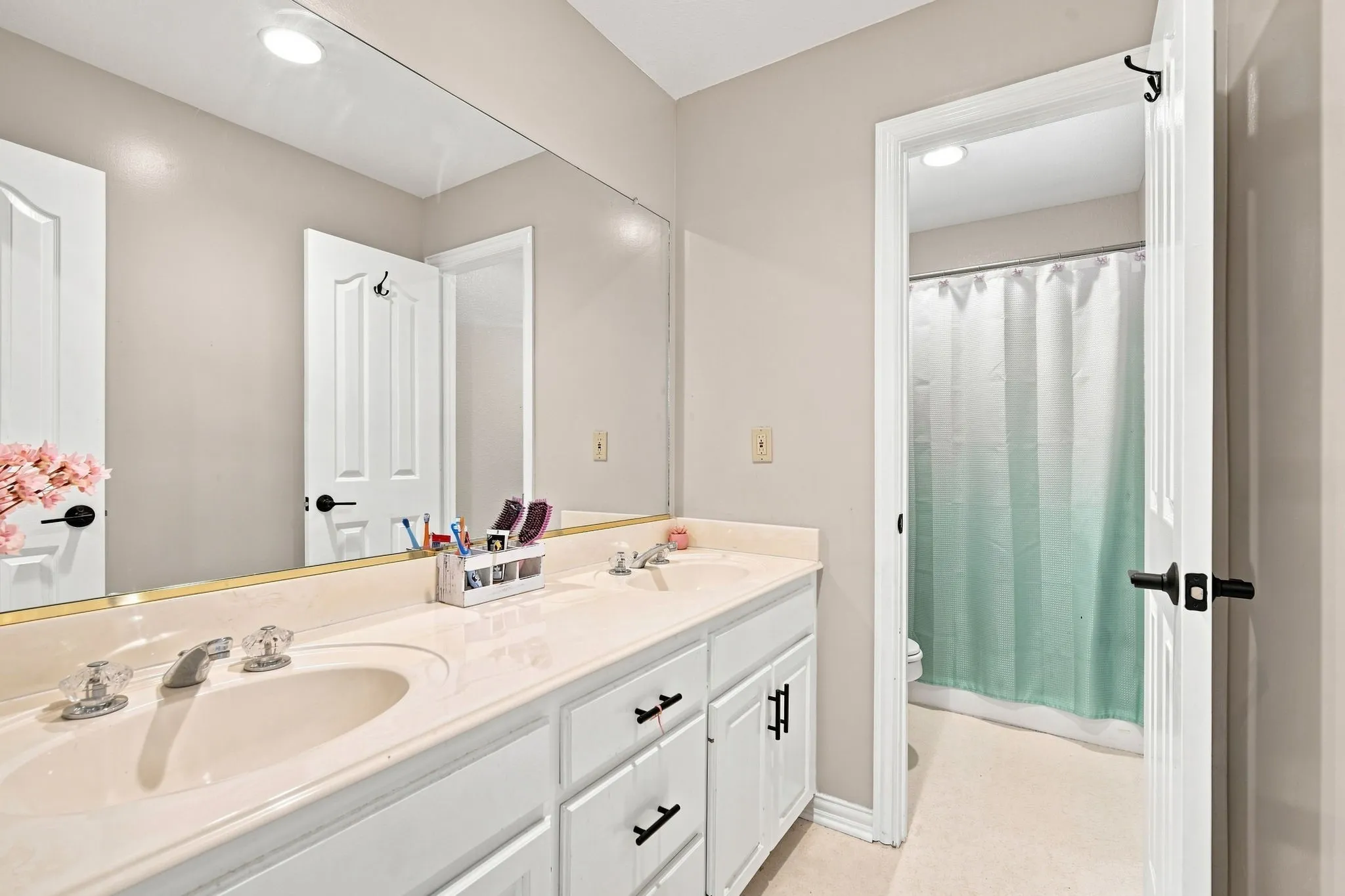 Single Family Residence For Sale in Kaufman County , 10625 Richard Circle, Forney, Texas 75126, 4 Bedroom, 3 Bathroom, 2 Garage spaces, 2,329 Sqft, built in 1997, mls#21362013, Real Estate Agent in Forney, Homes For Sale in Kaufman county, Homes For Sale in Forney, Realtor in Forney Texas, Real Estate Brokerage Independent Realty Texas, Luminita Cordes Realtor