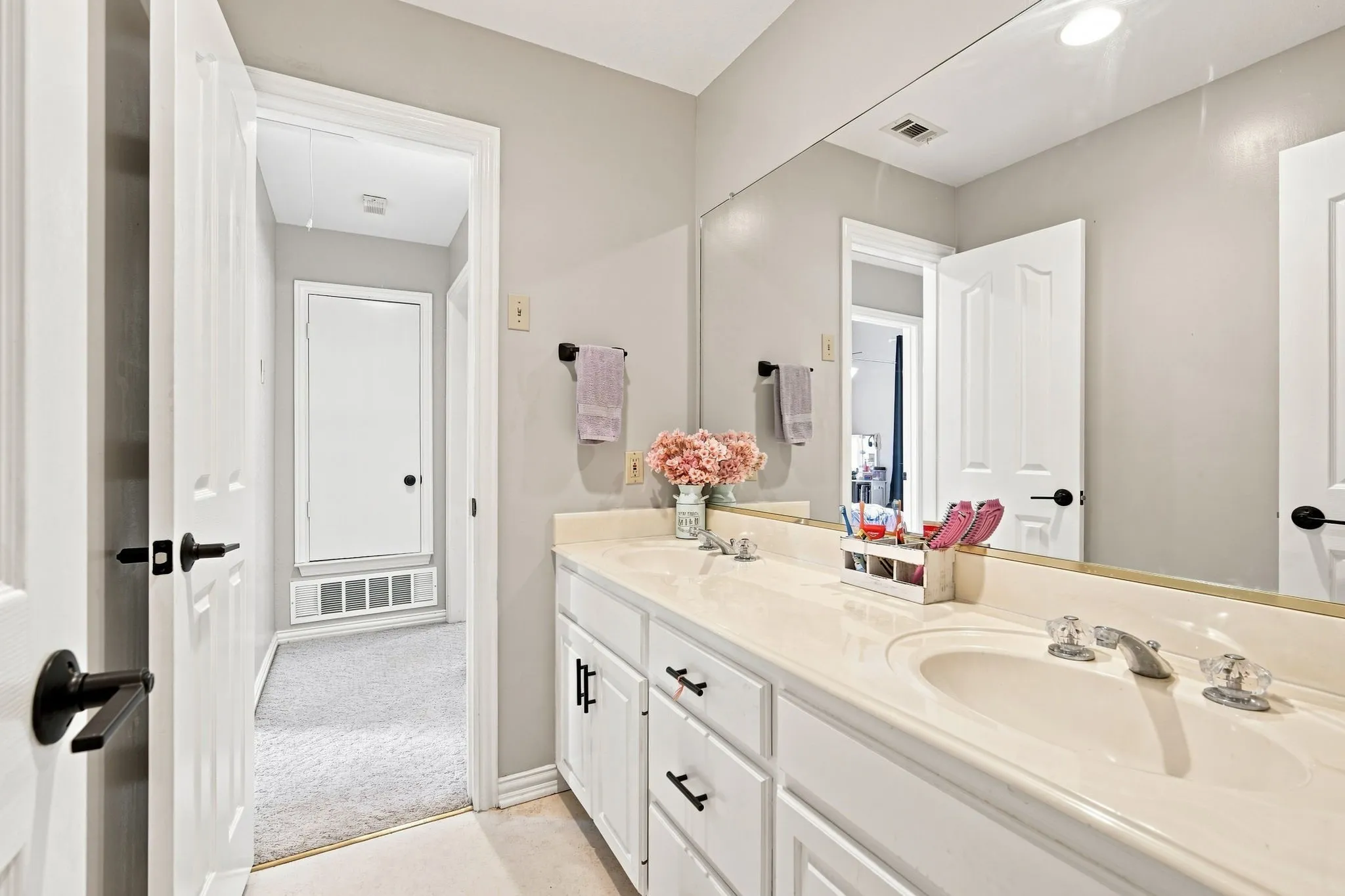 Single Family Residence For Sale in Kaufman County , 10625 Richard Circle, Forney, Texas 75126, 4 Bedroom, 3 Bathroom, 2 Garage spaces, 2,329 Sqft, built in 1997, mls#21362013, Real Estate Agent in Forney, Homes For Sale in Kaufman county, Homes For Sale in Forney, Realtor in Forney Texas, Real Estate Brokerage Independent Realty Texas, Luminita Cordes Realtor