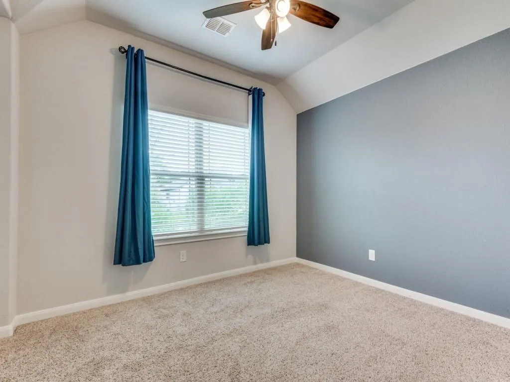Single Family Residence For Rent in Denton County , 1236 Rosebush Road, Aubrey, Texas 76227, 3 Bedroom, 2 Bathroom, 2 Garage spaces, 1,674 Sqft, built in 2020, mls#21362676, Real Estate Agent in Aubrey, Homes For Rent in Denton county, Homes For Rent in Aubrey, Realtor in Aubrey Texas, Real Estate Brokerage Independent Realty Texas, Luminita Cordes Realtor