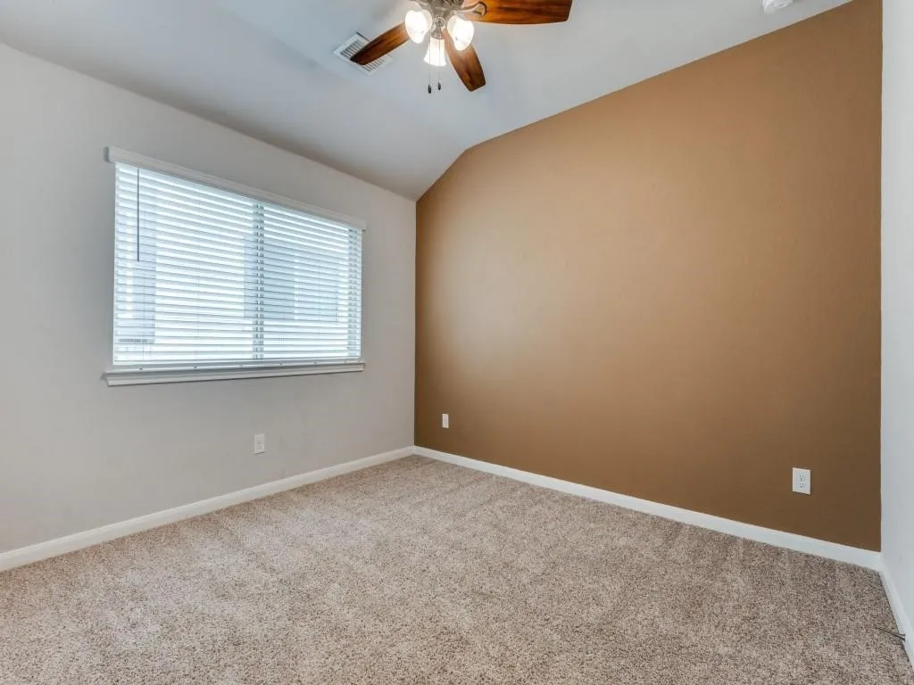 Single Family Residence For Rent in Denton County , 1236 Rosebush Road, Aubrey, Texas 76227, 3 Bedroom, 2 Bathroom, 2 Garage spaces, 1,674 Sqft, built in 2020, mls#21362676, Real Estate Agent in Aubrey, Homes For Rent in Denton county, Homes For Rent in Aubrey, Realtor in Aubrey Texas, Real Estate Brokerage Independent Realty Texas, Luminita Cordes Realtor