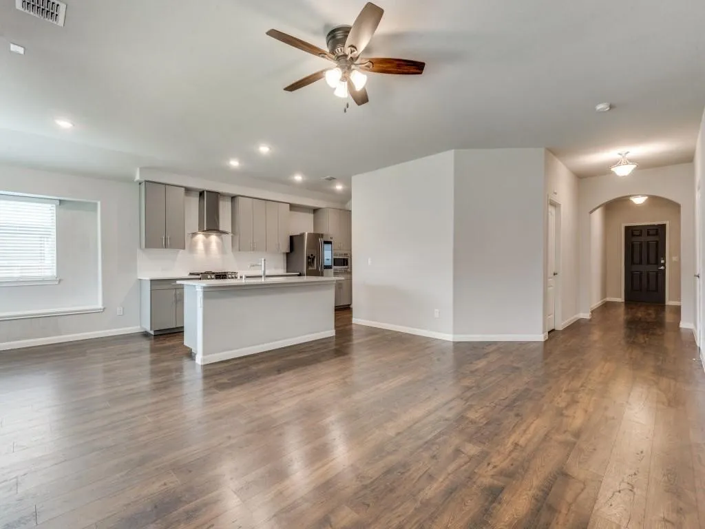 Single Family Residence For Rent in Denton County , 1236 Rosebush Road, Aubrey, Texas 76227, 3 Bedroom, 2 Bathroom, 2 Garage spaces, 1,674 Sqft, built in 2020, mls#21362676, Real Estate Agent in Aubrey, Homes For Rent in Denton county, Homes For Rent in Aubrey, Realtor in Aubrey Texas, Real Estate Brokerage Independent Realty Texas, Luminita Cordes Realtor