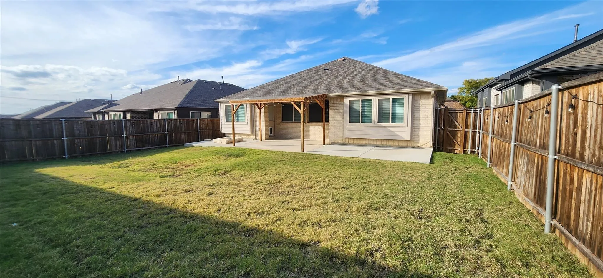 Single Family Residence For Rent in Denton County , 1236 Rosebush Road, Aubrey, Texas 76227, 3 Bedroom, 2 Bathroom, 2 Garage spaces, 1,674 Sqft, built in 2020, mls#21362676, Real Estate Agent in Aubrey, Homes For Rent in Denton county, Homes For Rent in Aubrey, Realtor in Aubrey Texas, Real Estate Brokerage Independent Realty Texas, Luminita Cordes Realtor