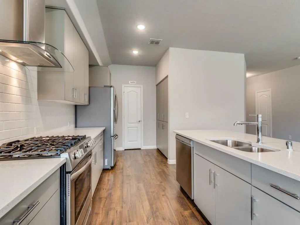 Single Family Residence For Rent in Denton County , 1236 Rosebush Road, Aubrey, Texas 76227, 3 Bedroom, 2 Bathroom, 2 Garage spaces, 1,674 Sqft, built in 2020, mls#21362676, Real Estate Agent in Aubrey, Homes For Rent in Denton county, Homes For Rent in Aubrey, Realtor in Aubrey Texas, Real Estate Brokerage Independent Realty Texas, Luminita Cordes Realtor