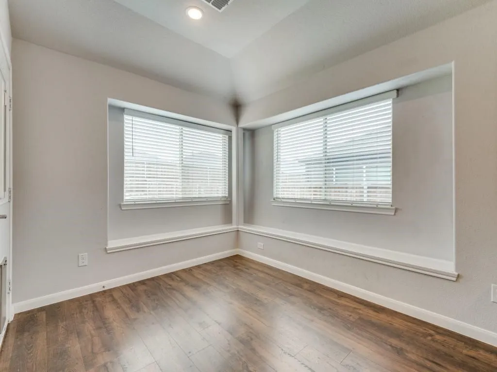 Single Family Residence For Rent in Denton County , 1236 Rosebush Road, Aubrey, Texas 76227, 3 Bedroom, 2 Bathroom, 2 Garage spaces, 1,674 Sqft, built in 2020, mls#21362676, Real Estate Agent in Aubrey, Homes For Rent in Denton county, Homes For Rent in Aubrey, Realtor in Aubrey Texas, Real Estate Brokerage Independent Realty Texas, Luminita Cordes Realtor