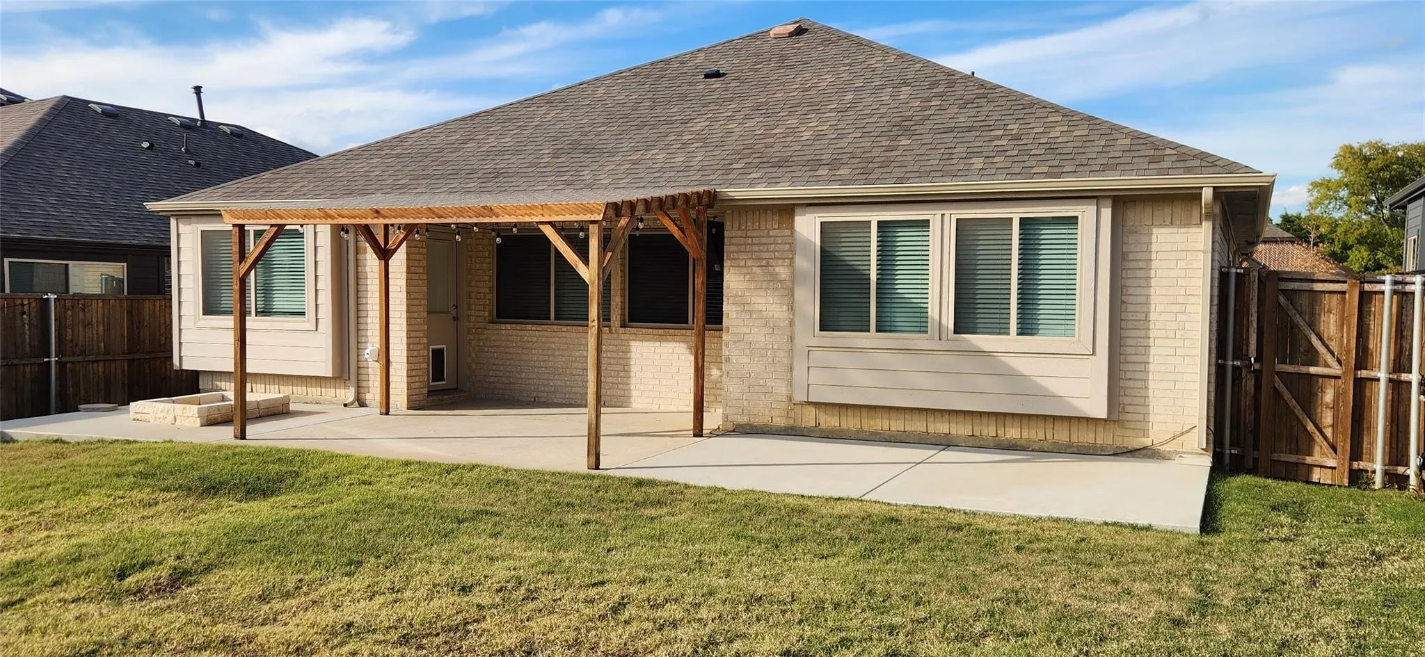 Single Family Residence For Rent in Denton County , 1236 Rosebush Road, Aubrey, Texas 76227, 3 Bedroom, 2 Bathroom, 2 Garage spaces, 1,674 Sqft, built in 2020, mls#21362676, Real Estate Agent in Aubrey, Homes For Rent in Denton county, Homes For Rent in Aubrey, Realtor in Aubrey Texas, Real Estate Brokerage Independent Realty Texas, Luminita Cordes Realtor