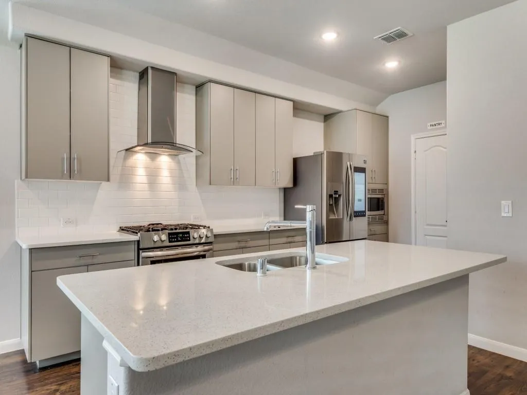 Single Family Residence For Rent in Denton County , 1236 Rosebush Road, Aubrey, Texas 76227, 3 Bedroom, 2 Bathroom, 2 Garage spaces, 1,674 Sqft, built in 2020, mls#21362676, Real Estate Agent in Aubrey, Homes For Rent in Denton county, Homes For Rent in Aubrey, Realtor in Aubrey Texas, Real Estate Brokerage Independent Realty Texas, Luminita Cordes Realtor