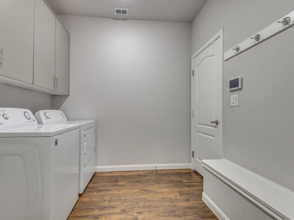 Single Family Residence For Rent in Denton County , 1236 Rosebush Road, Aubrey, Texas 76227, 3 Bedroom, 2 Bathroom, 2 Garage spaces, 1,674 Sqft, built in 2020, mls#21362676, Real Estate Agent in Aubrey, Homes For Rent in Denton county, Homes For Rent in Aubrey, Realtor in Aubrey Texas, Real Estate Brokerage Independent Realty Texas, Luminita Cordes Realtor