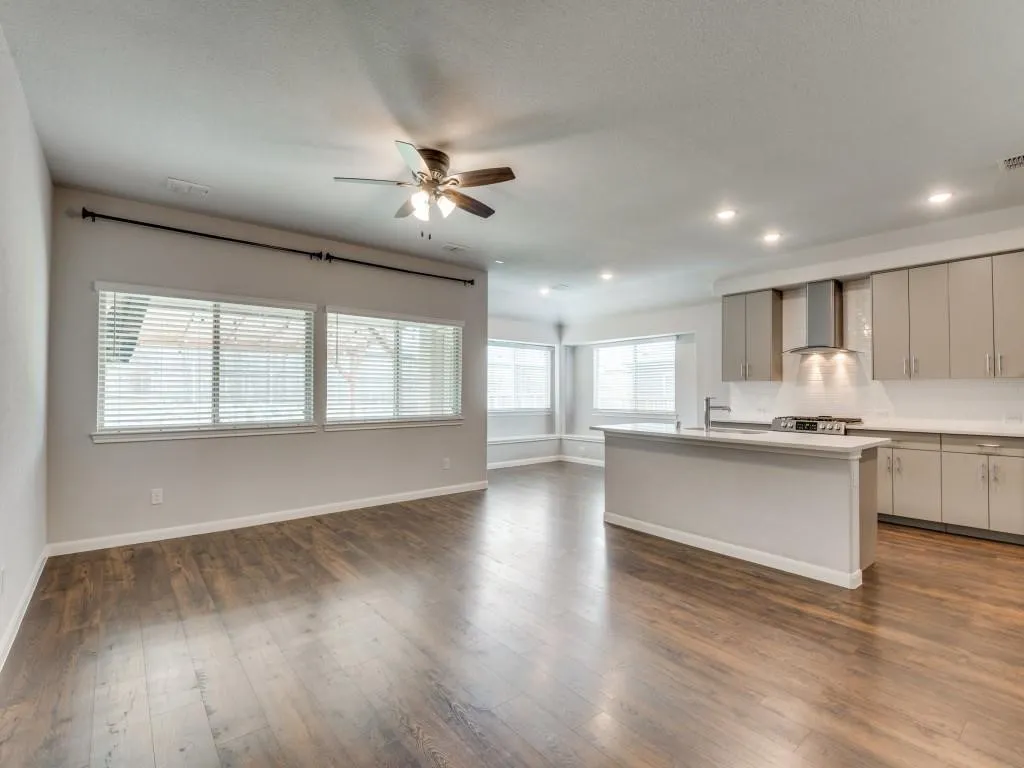 Single Family Residence For Rent in Denton County , 1236 Rosebush Road, Aubrey, Texas 76227, 3 Bedroom, 2 Bathroom, 2 Garage spaces, 1,674 Sqft, built in 2020, mls#21362676, Real Estate Agent in Aubrey, Homes For Rent in Denton county, Homes For Rent in Aubrey, Realtor in Aubrey Texas, Real Estate Brokerage Independent Realty Texas, Luminita Cordes Realtor