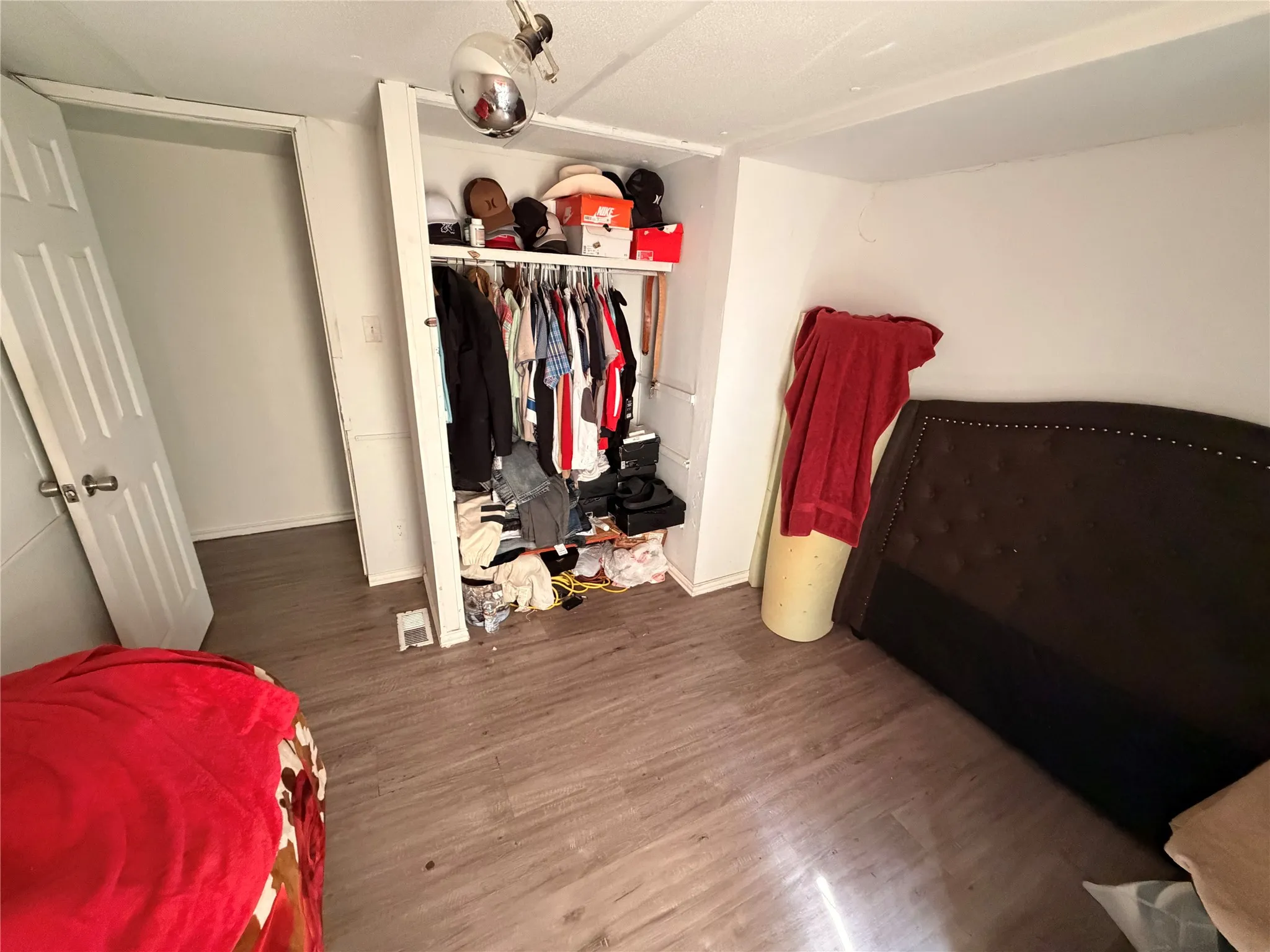 Mobile Home For Sale in Dallas County , 3729 Woodford Cove 295, Grand Prairie, Texas 75060, 3 Bedroom, 2 Bathroom, Garage spaces, 364 Sqft, built in 1985, Price $190,000, mls#21354509, Real Estate Agent in Grand Prairie, Homes For Sale in Dallas county, Homes For Sale in Grand Prairie, Realtor in Grand Prairie Texas, Real Estate Brokerage Independent Realty Texas, Luminita Cordes Realtor