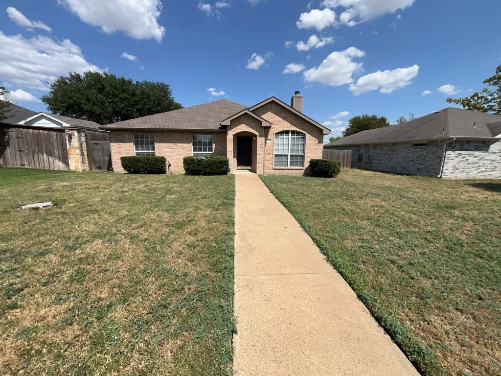 Single Family Residence For Rent in Dallas County , 1824 Mcneely Street, Lancaster, Texas 75134, 4 Bedroom, 4 Bathroom, 2 Garage spaces, 1,722 Sqft, built in 2001, mls#21363056, Real Estate Agent in Lancaster, Homes For Rent in Dallas county, Homes For Rent in Lancaster, Realtor in Lancaster Texas, Real Estate Brokerage Independent Realty Texas, Luminita Cordes Realtor