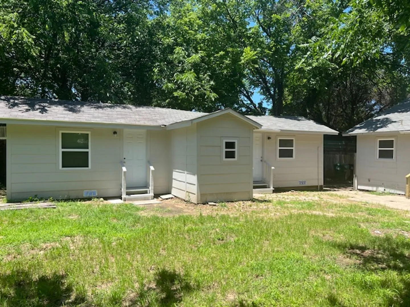 Single Family Residence For Rent in Denton County , 1513 Panhandle Street B, Denton, Texas 76201, 1 Bedroom, 1 Bathroom, Garage spaces, 934 Sqft, built in 1945, mls#21363057, Real Estate Agent in Denton, Homes For Rent in Denton county, Homes For Rent in Denton, Realtor in Denton Texas, Real Estate Brokerage Independent Realty Texas, Luminita Cordes Realtor