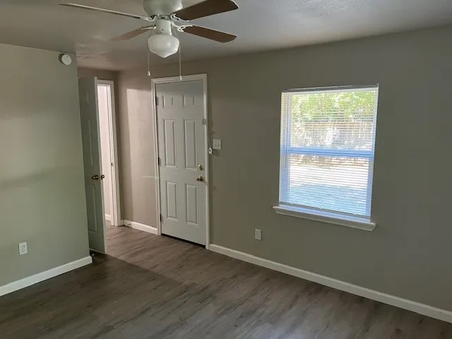 Single Family Residence For Rent in Denton County , 1513 Panhandle Street B, Denton, Texas 76201, 1 Bedroom, 1 Bathroom, Garage spaces, 934 Sqft, built in 1945, mls#21363057, Real Estate Agent in Denton, Homes For Rent in Denton county, Homes For Rent in Denton, Realtor in Denton Texas, Real Estate Brokerage Independent Realty Texas, Luminita Cordes Realtor