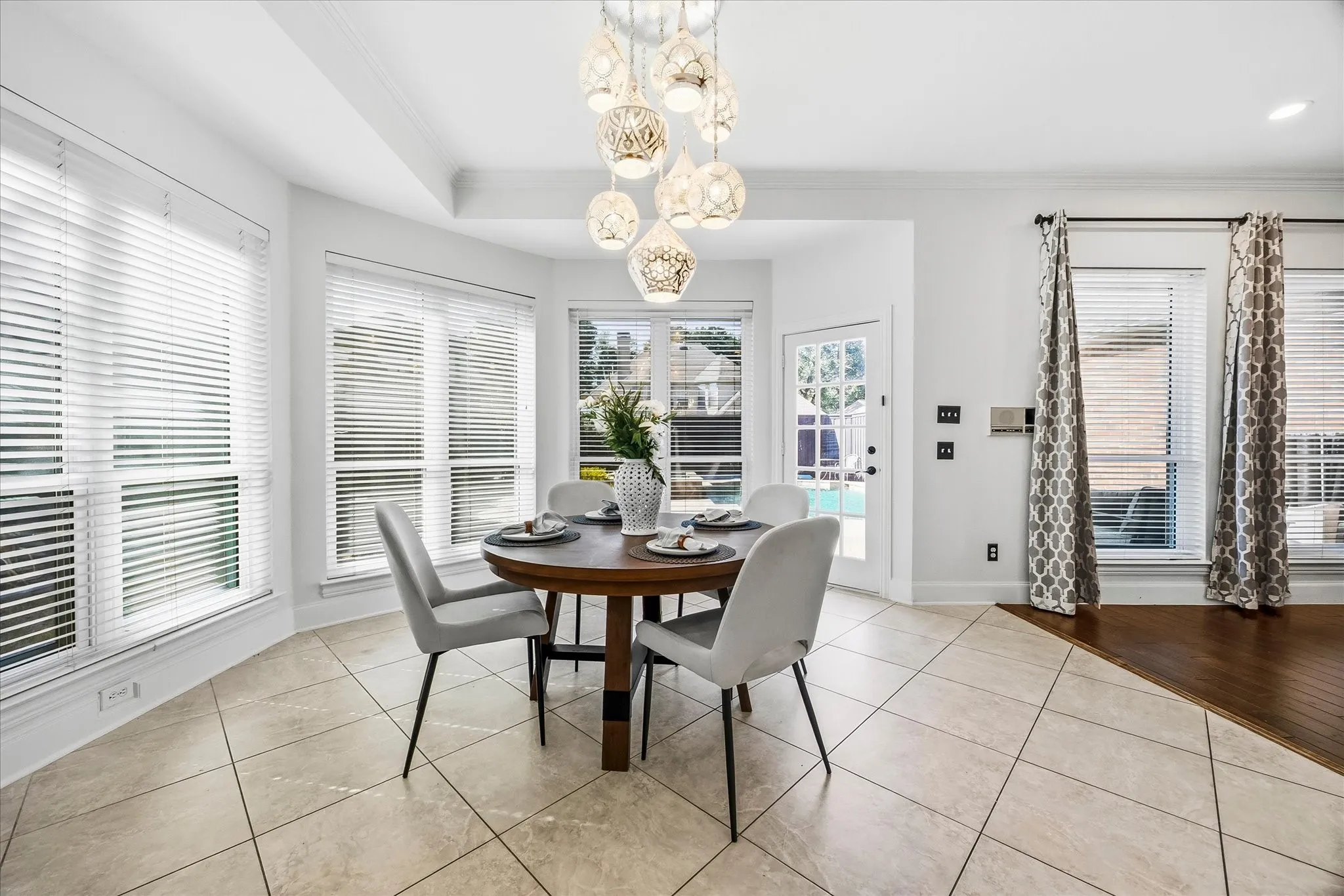 Single Family Residence For Sale in Collin County , 4624 Old Pond Drive, Plano, Texas 75024, 5 Bedroom, 4 Bathroom, 3 Garage spaces, 4,112 Sqft, built in 1992, mls#21358978, Real Estate Agent in Plano, Homes For Sale in Collin county, Homes For Sale in Plano, Realtor in Plano Texas, Real Estate Brokerage Independent Realty Texas, Luminita Cordes Realtor