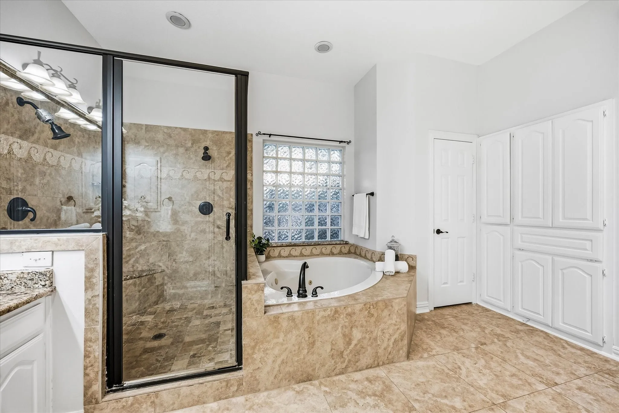 Single Family Residence For Sale in Collin County , 4624 Old Pond Drive, Plano, Texas 75024, 5 Bedroom, 4 Bathroom, 3 Garage spaces, 4,112 Sqft, built in 1992, mls#21358978, Real Estate Agent in Plano, Homes For Sale in Collin county, Homes For Sale in Plano, Realtor in Plano Texas, Real Estate Brokerage Independent Realty Texas, Luminita Cordes Realtor