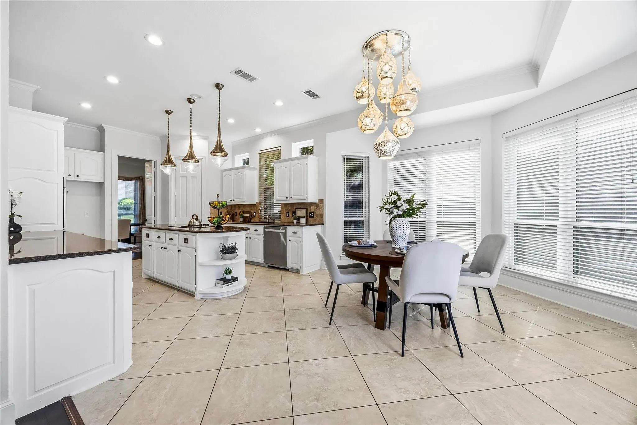 Single Family Residence For Sale in Collin County , 4624 Old Pond Drive, Plano, Texas 75024, 5 Bedroom, 4 Bathroom, 3 Garage spaces, 4,112 Sqft, built in 1992, mls#21358978, Real Estate Agent in Plano, Homes For Sale in Collin county, Homes For Sale in Plano, Realtor in Plano Texas, Real Estate Brokerage Independent Realty Texas, Luminita Cordes Realtor