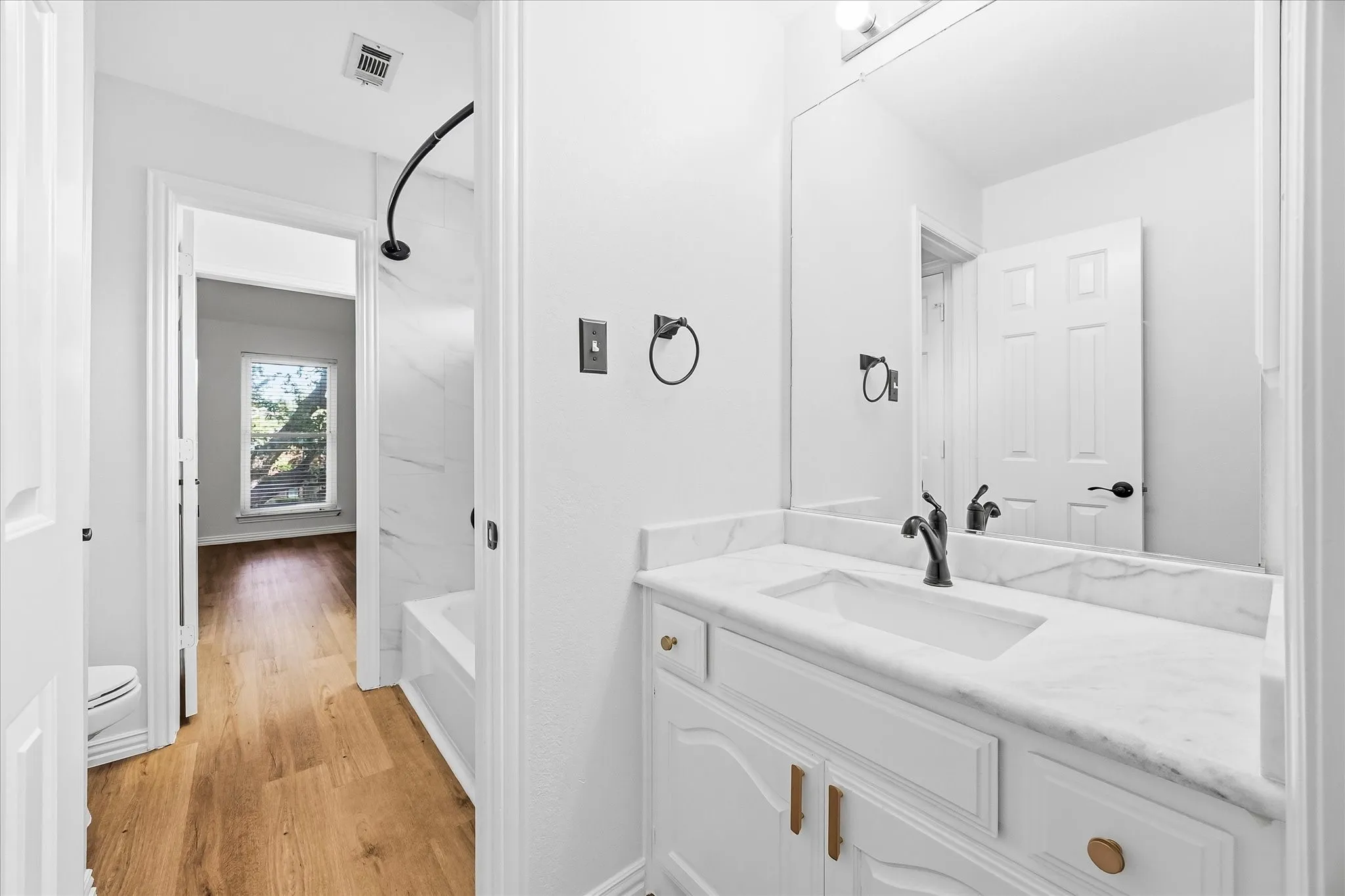 Single Family Residence For Sale in Collin County , 4624 Old Pond Drive, Plano, Texas 75024, 5 Bedroom, 4 Bathroom, 3 Garage spaces, 4,112 Sqft, built in 1992, mls#21358978, Real Estate Agent in Plano, Homes For Sale in Collin county, Homes For Sale in Plano, Realtor in Plano Texas, Real Estate Brokerage Independent Realty Texas, Luminita Cordes Realtor