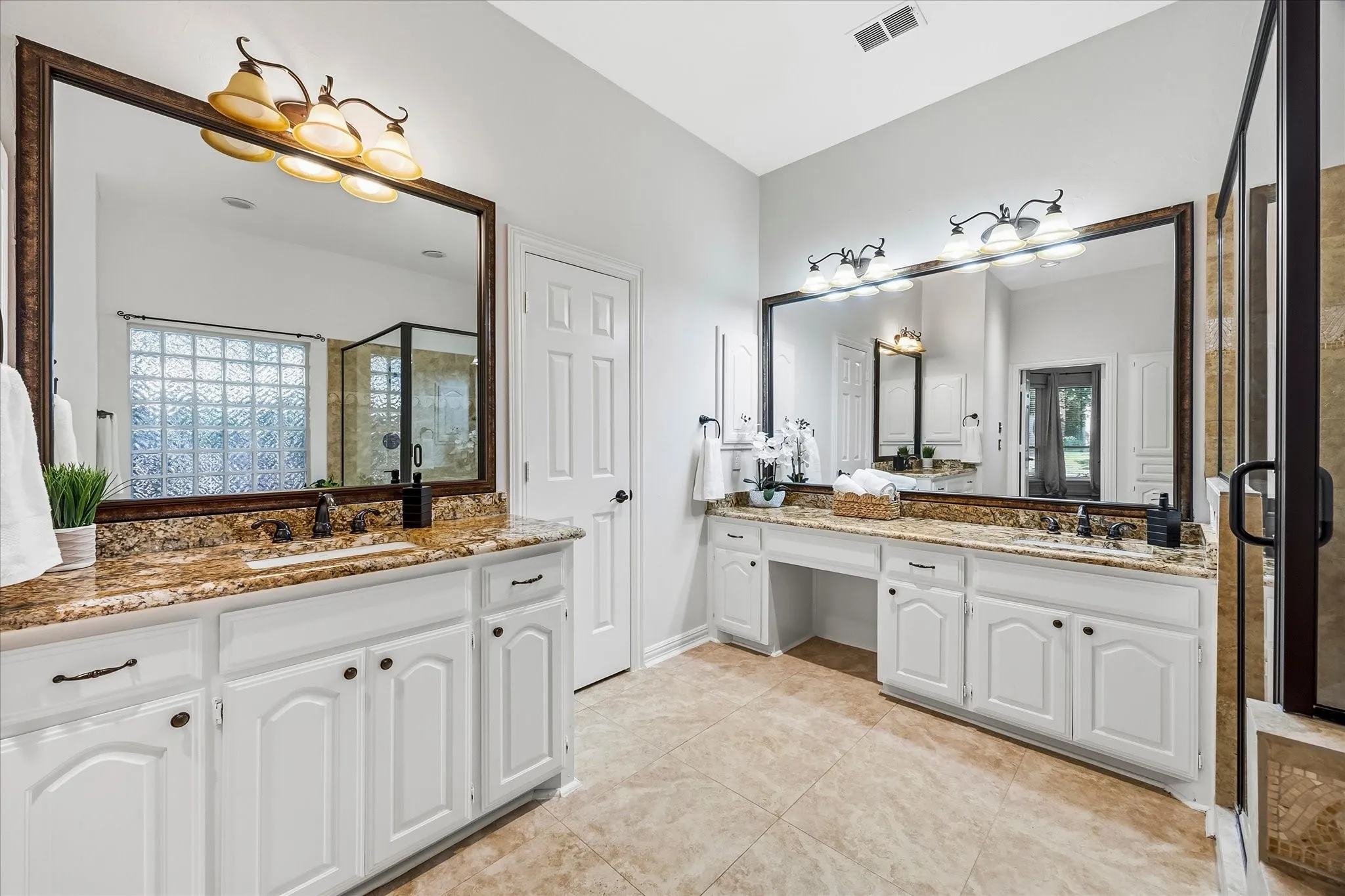 Single Family Residence For Sale in Collin County , 4624 Old Pond Drive, Plano, Texas 75024, 5 Bedroom, 4 Bathroom, 3 Garage spaces, 4,112 Sqft, built in 1992, mls#21358978, Real Estate Agent in Plano, Homes For Sale in Collin county, Homes For Sale in Plano, Realtor in Plano Texas, Real Estate Brokerage Independent Realty Texas, Luminita Cordes Realtor