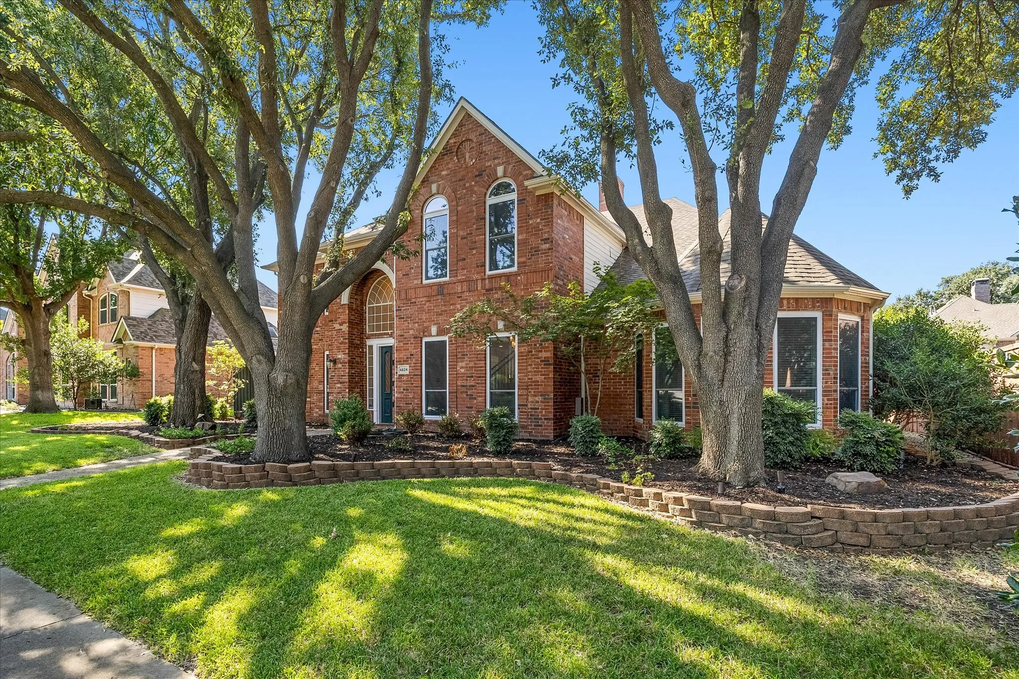Single Family Residence For Sale in Collin County , 4624 Old Pond Drive, Plano, Texas 75024, 5 Bedroom, 4 Bathroom, 3 Garage spaces, 4,112 Sqft, built in 1992, mls#21358978, Real Estate Agent in Plano, Homes For Sale in Collin county, Homes For Sale in Plano, Realtor in Plano Texas, Real Estate Brokerage Independent Realty Texas, Luminita Cordes Realtor