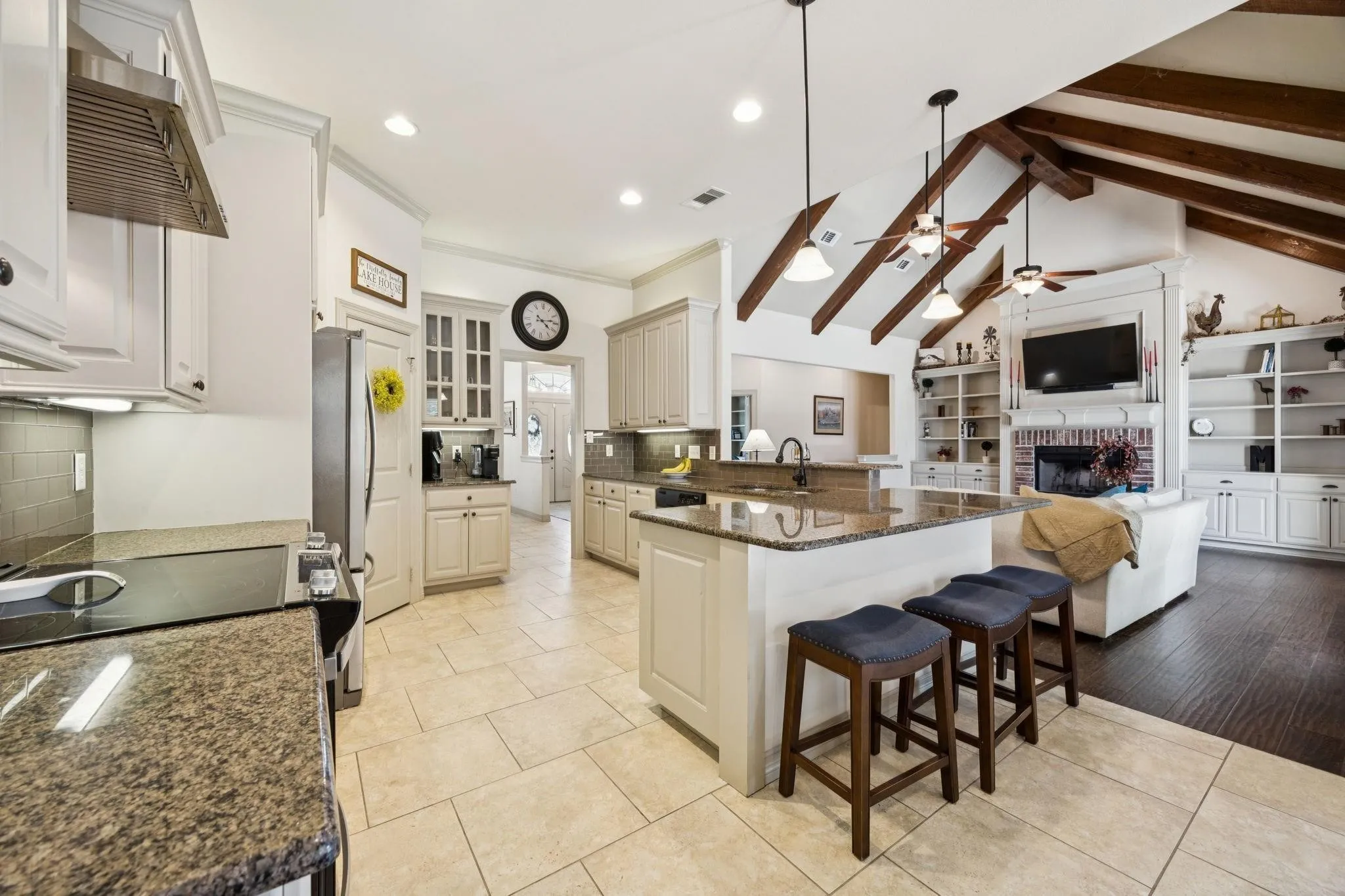 Single Family Residence For Sale in Kaufman County , 101 Beacon Court, Mabank, Texas 75143, 4 Bedroom, 4 Bathroom, 3 Garage spaces, 3,120 Sqft, built in 2014, Price $600,000, mls#21362311, Real Estate Agent in Mabank, Homes For Sale in Kaufman county, Homes For Sale in Mabank, Realtor in Mabank Texas, Real Estate Brokerage Independent Realty Texas, Luminita Cordes Realtor