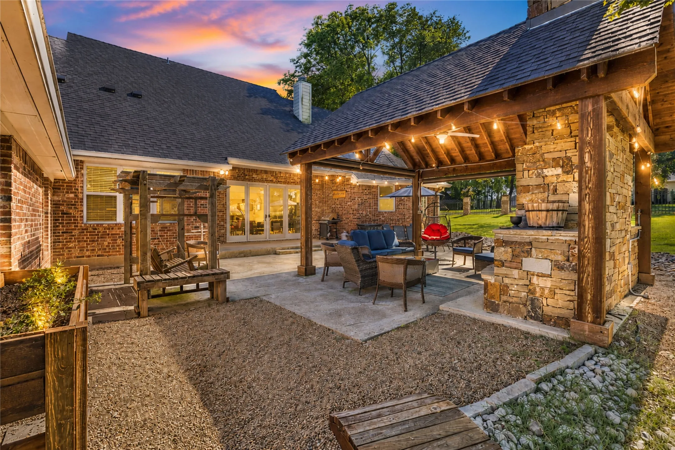Single Family Residence For Sale in Kaufman County , 101 Beacon Court, Mabank, Texas 75143, 4 Bedroom, 4 Bathroom, 3 Garage spaces, 3,120 Sqft, built in 2014, Price $600,000, mls#21362311, Real Estate Agent in Mabank, Homes For Sale in Kaufman county, Homes For Sale in Mabank, Realtor in Mabank Texas, Real Estate Brokerage Independent Realty Texas, Luminita Cordes Realtor