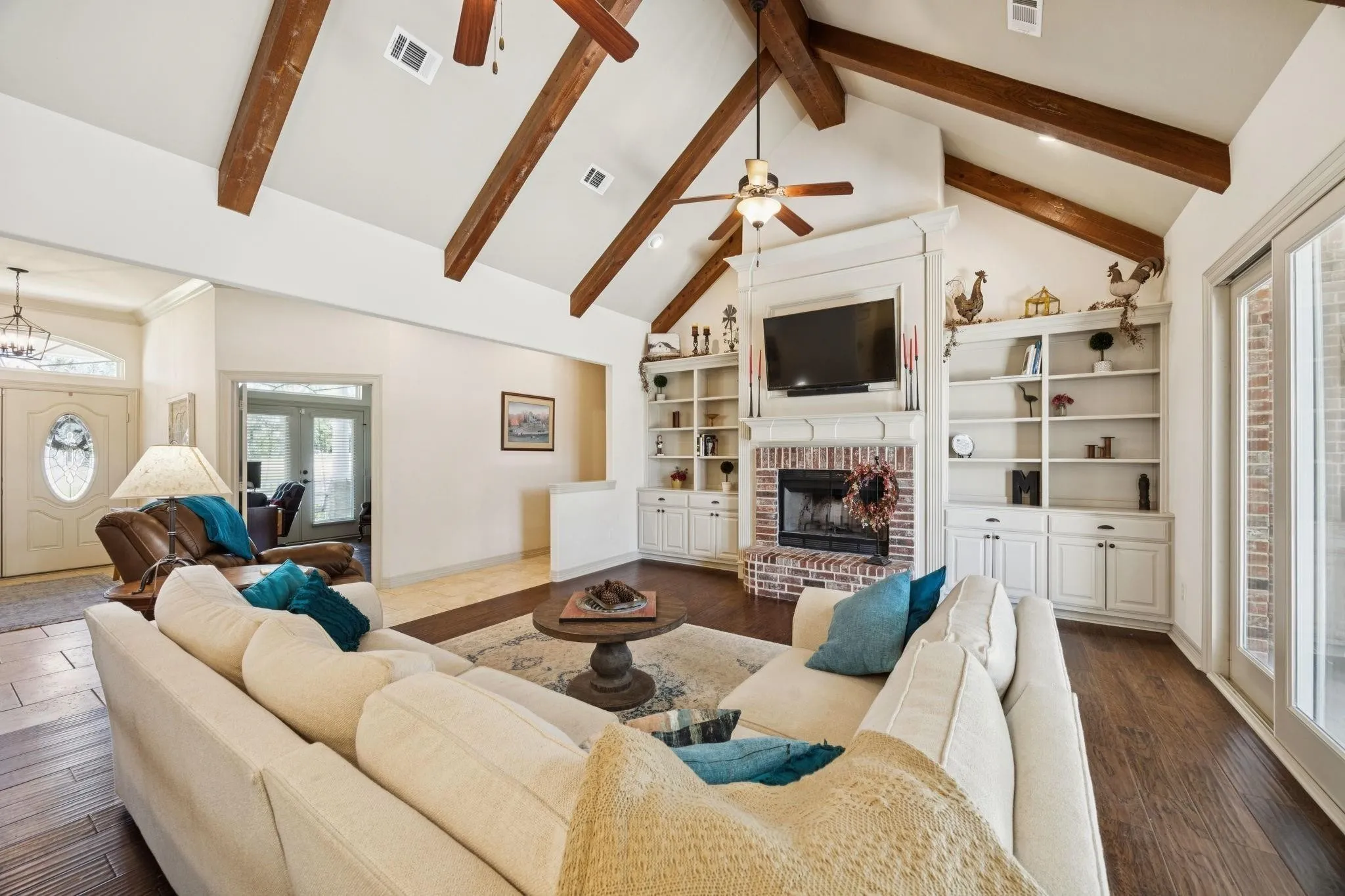 Single Family Residence For Sale in Kaufman County , 101 Beacon Court, Mabank, Texas 75143, 4 Bedroom, 4 Bathroom, 3 Garage spaces, 3,120 Sqft, built in 2014, Price $600,000, mls#21362311, Real Estate Agent in Mabank, Homes For Sale in Kaufman county, Homes For Sale in Mabank, Realtor in Mabank Texas, Real Estate Brokerage Independent Realty Texas, Luminita Cordes Realtor