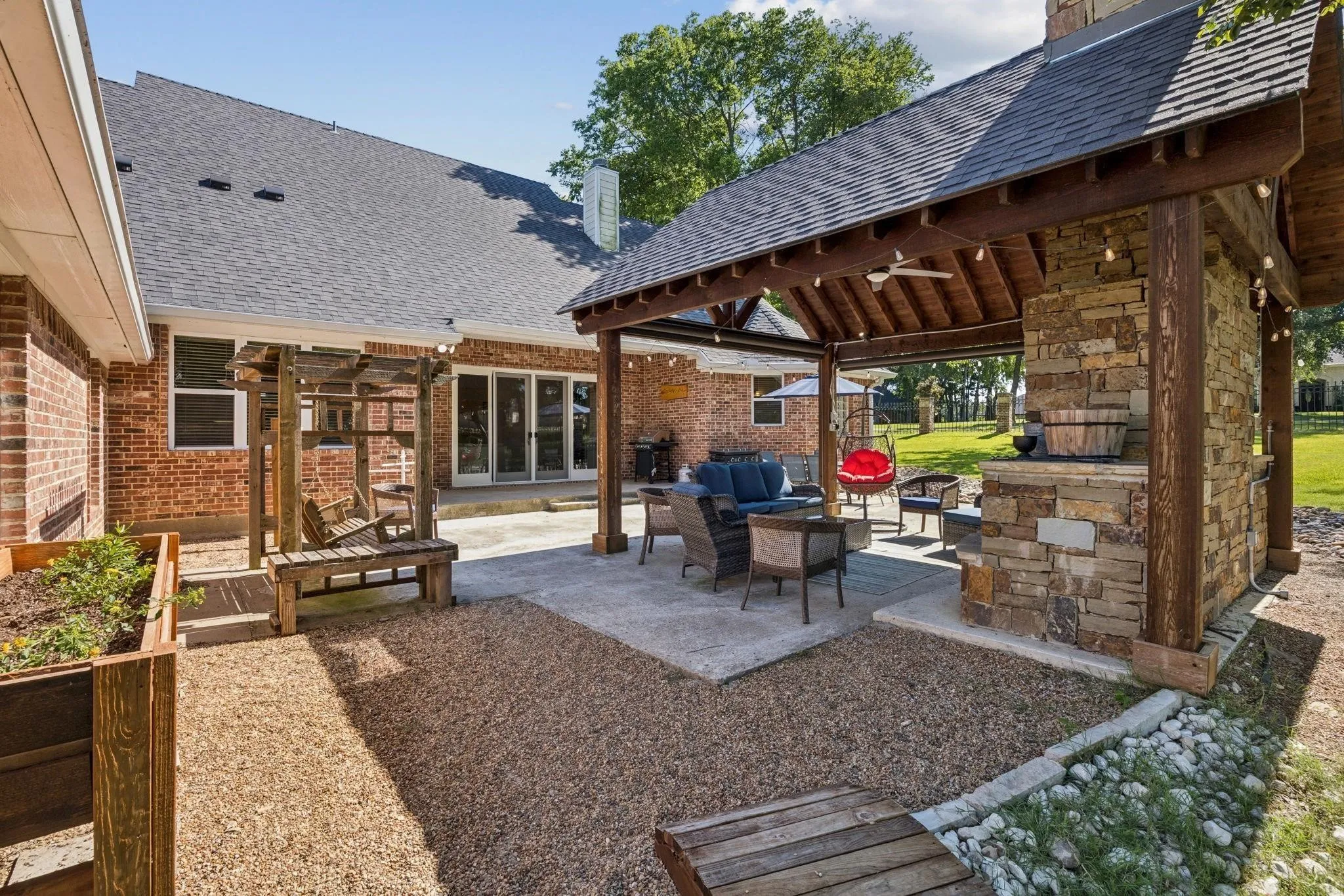 Single Family Residence For Sale in Kaufman County , 101 Beacon Court, Mabank, Texas 75143, 4 Bedroom, 4 Bathroom, 3 Garage spaces, 3,120 Sqft, built in 2014, Price $600,000, mls#21362311, Real Estate Agent in Mabank, Homes For Sale in Kaufman county, Homes For Sale in Mabank, Realtor in Mabank Texas, Real Estate Brokerage Independent Realty Texas, Luminita Cordes Realtor