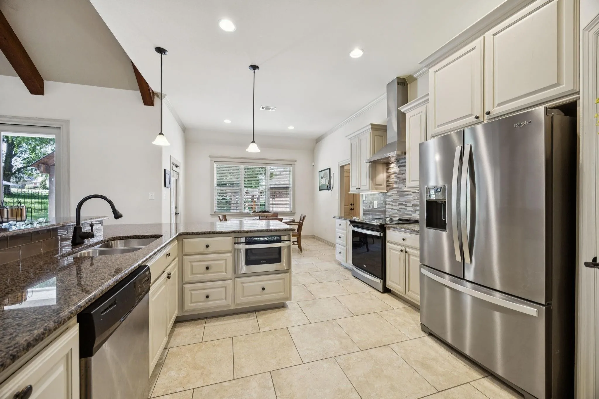 Single Family Residence For Sale in Kaufman County , 101 Beacon Court, Mabank, Texas 75143, 4 Bedroom, 4 Bathroom, 3 Garage spaces, 3,120 Sqft, built in 2014, Price $600,000, mls#21362311, Real Estate Agent in Mabank, Homes For Sale in Kaufman county, Homes For Sale in Mabank, Realtor in Mabank Texas, Real Estate Brokerage Independent Realty Texas, Luminita Cordes Realtor