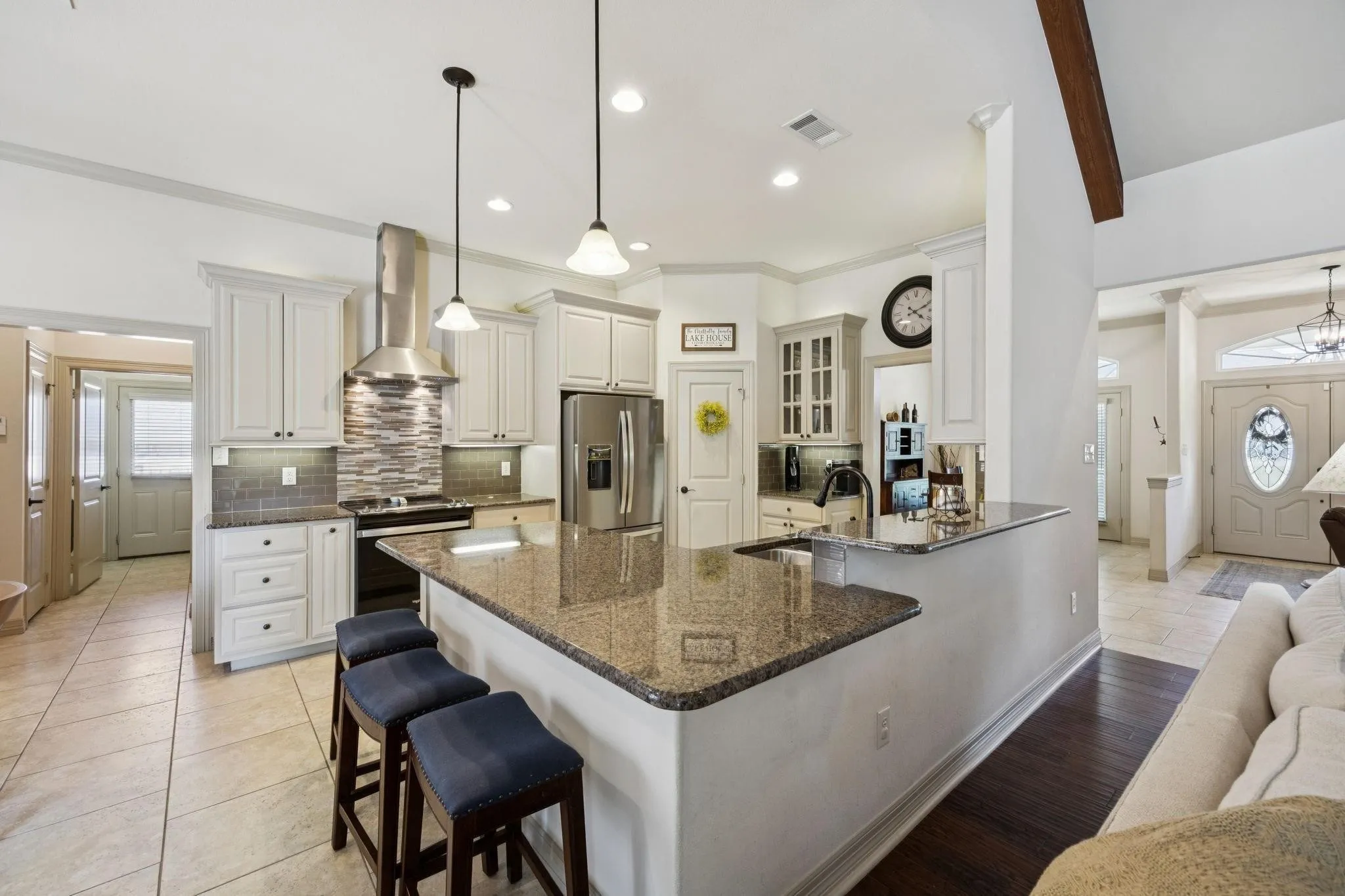 Single Family Residence For Sale in Kaufman County , 101 Beacon Court, Mabank, Texas 75143, 4 Bedroom, 4 Bathroom, 3 Garage spaces, 3,120 Sqft, built in 2014, Price $600,000, mls#21362311, Real Estate Agent in Mabank, Homes For Sale in Kaufman county, Homes For Sale in Mabank, Realtor in Mabank Texas, Real Estate Brokerage Independent Realty Texas, Luminita Cordes Realtor
