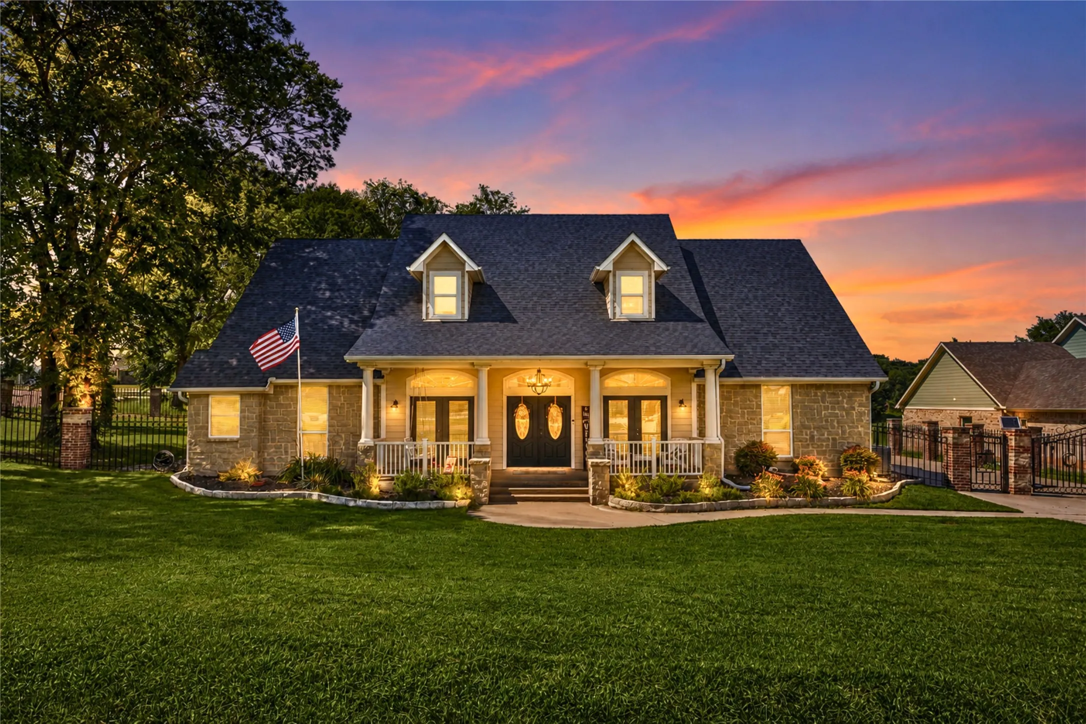 Single Family Residence For Sale in Kaufman County , 101 Beacon Court, Mabank, Texas 75143, 4 Bedroom, 4 Bathroom, 3 Garage spaces, 3,120 Sqft, built in 2014, Price $600,000, mls#21362311, Real Estate Agent in Mabank, Homes For Sale in Kaufman county, Homes For Sale in Mabank, Realtor in Mabank Texas, Real Estate Brokerage Independent Realty Texas, Luminita Cordes Realtor