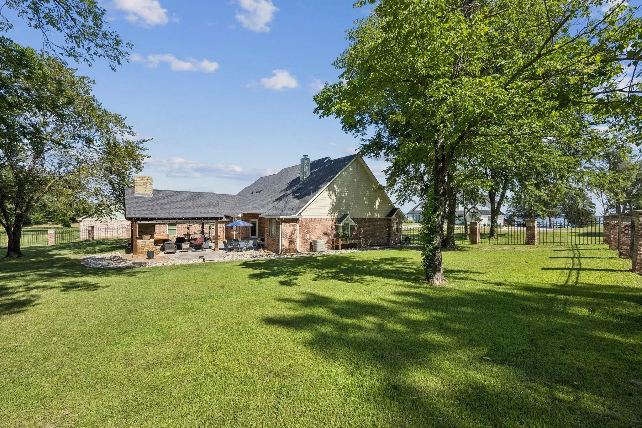Single Family Residence For Sale in Kaufman County , 101 Beacon Court, Mabank, Texas 75143, 4 Bedroom, 4 Bathroom, 3 Garage spaces, 3,120 Sqft, built in 2014, Price $600,000, mls#21362311, Real Estate Agent in Mabank, Homes For Sale in Kaufman county, Homes For Sale in Mabank, Realtor in Mabank Texas, Real Estate Brokerage Independent Realty Texas, Luminita Cordes Realtor