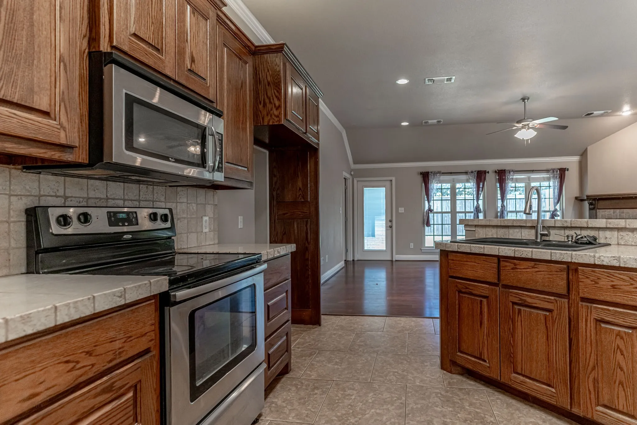 Single Family Residence For Rent in Hood County , 1200 Chaparral Lane, Granbury, Texas 76048, 3 Bedroom, 2 Bathroom, 2 Garage spaces, 1,777 Sqft, built in 2009, mls#21363067, Real Estate Agent in Granbury, Homes For Rent in Hood county, Homes For Rent in Granbury, Realtor in Granbury Texas, Real Estate Brokerage Independent Realty Texas, Luminita Cordes Realtor