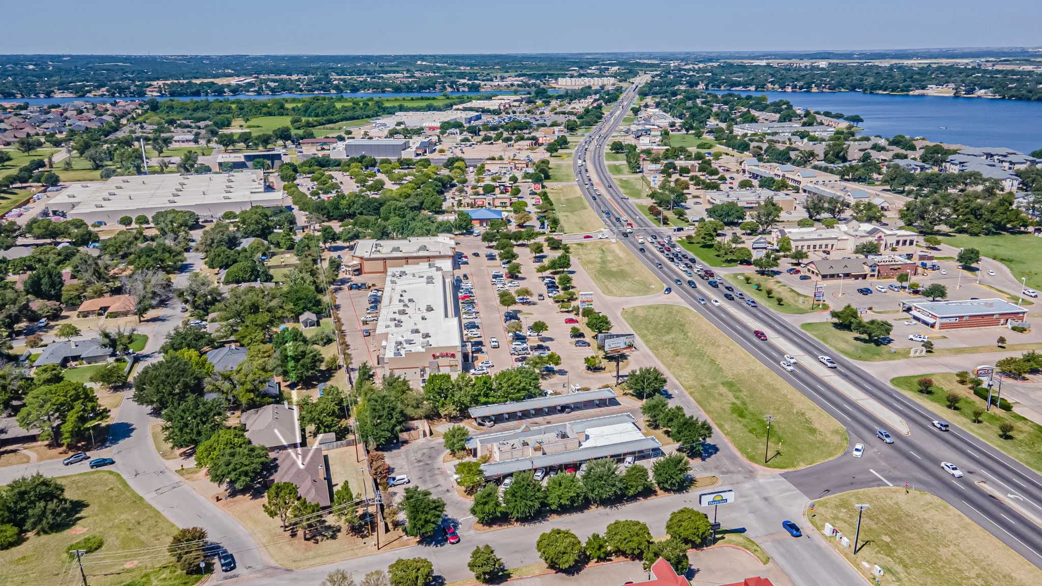 Aerial view of home in relation to Hwy 377