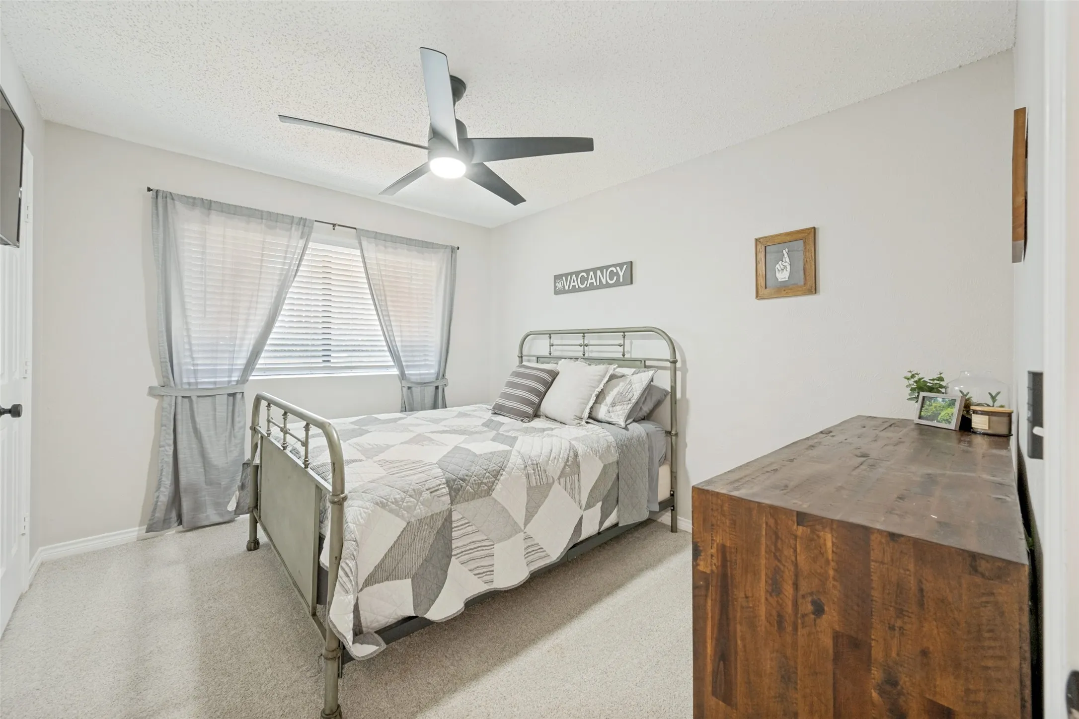 Very spacious secondary bedroom!